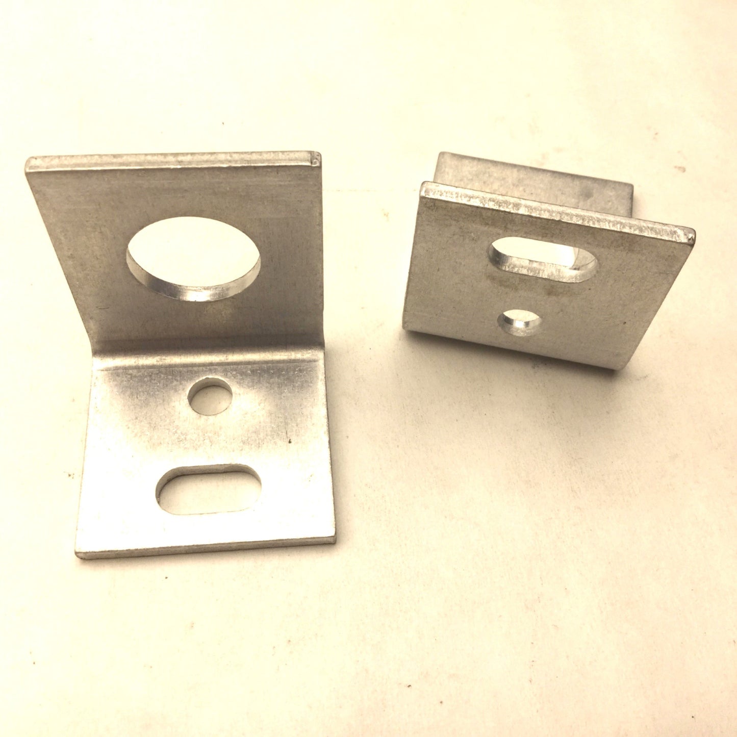 New – Open box New Cutler-Hammer 6161A-6501 Pair of Mounting Brackets, Series A1, L Shaped