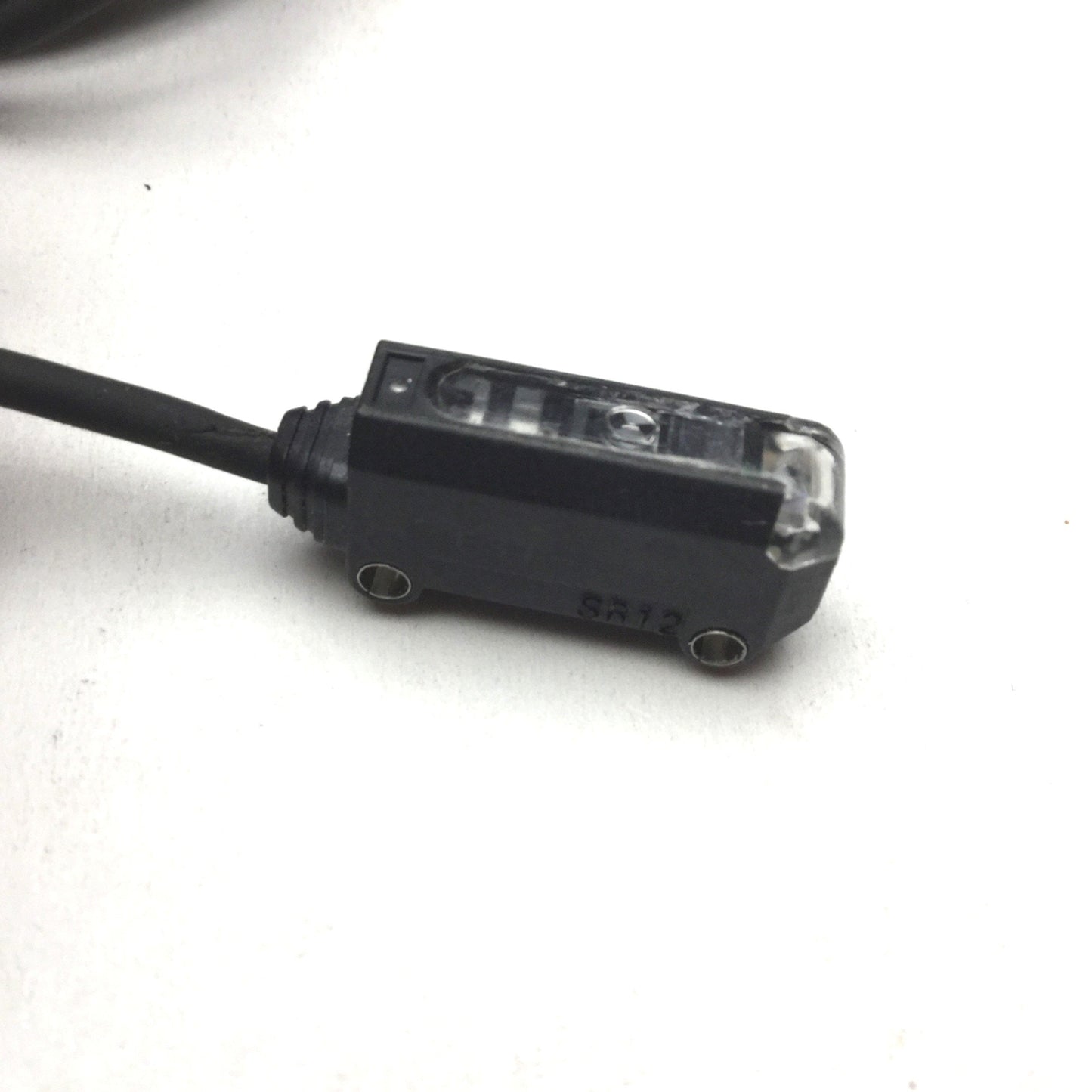 Used Omron E3T-SR12 Retroreflective Photoelectric Sensor, Range: 10-200mm, PNP