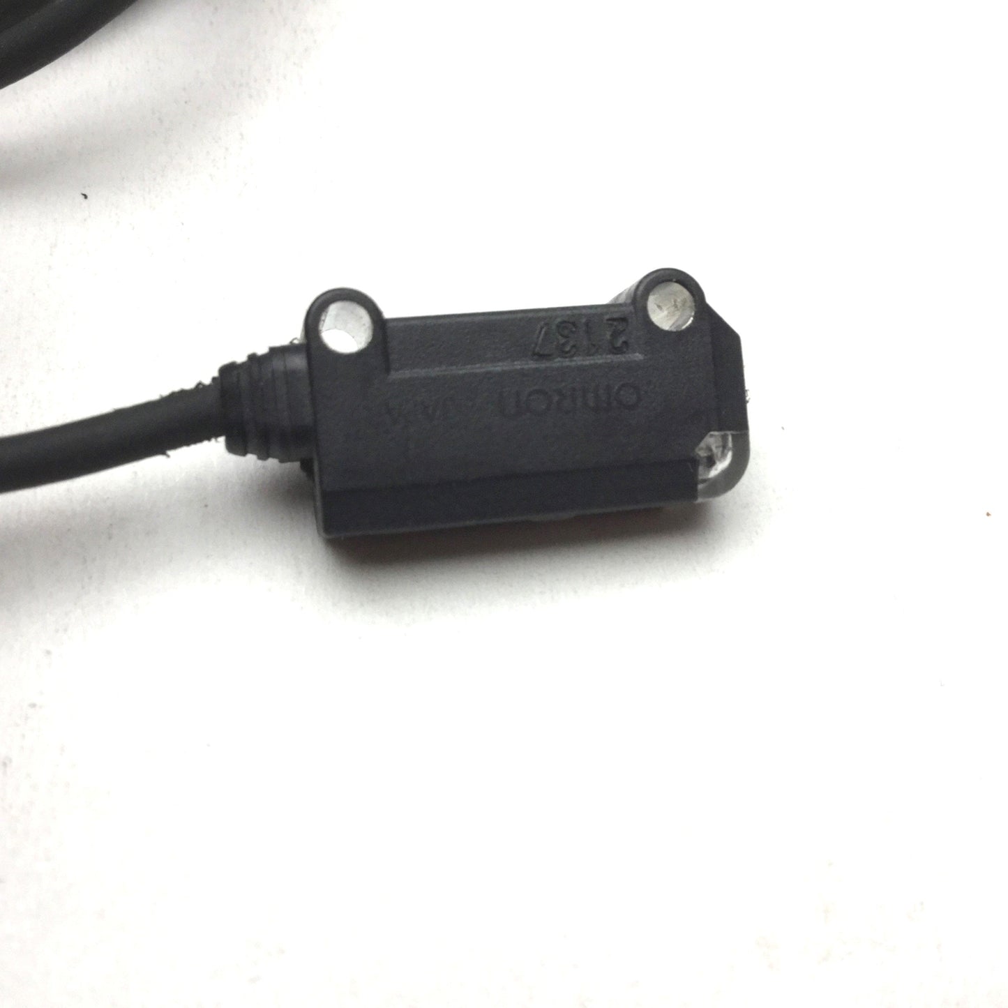 Used Omron E3T-SR12 Retroreflective Photoelectric Sensor, Range: 10-200mm, PNP