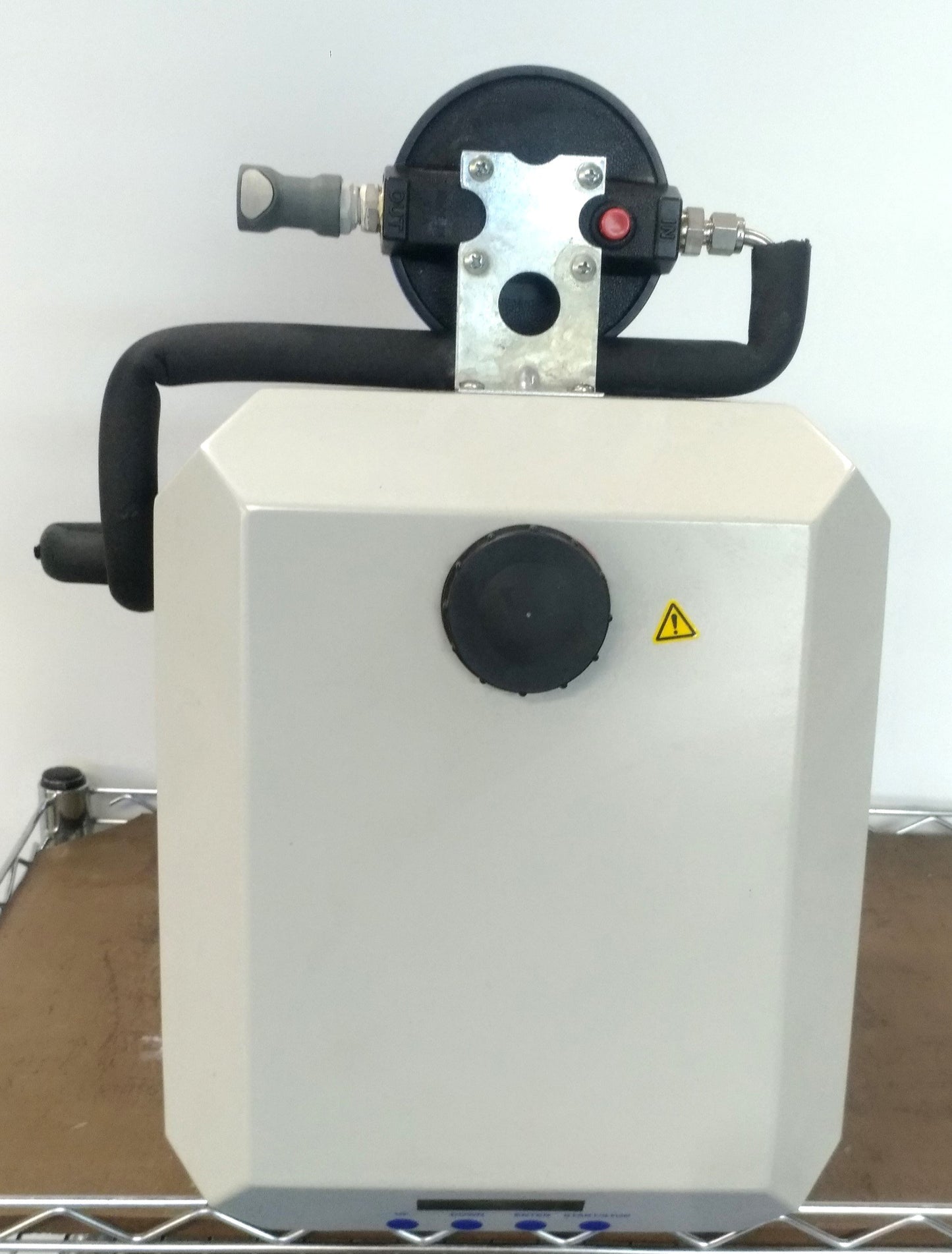 For parts or not working Solid State Cooling 400 ThermoCube Cooling System *No Pump, Doesn't Heat/Chill*