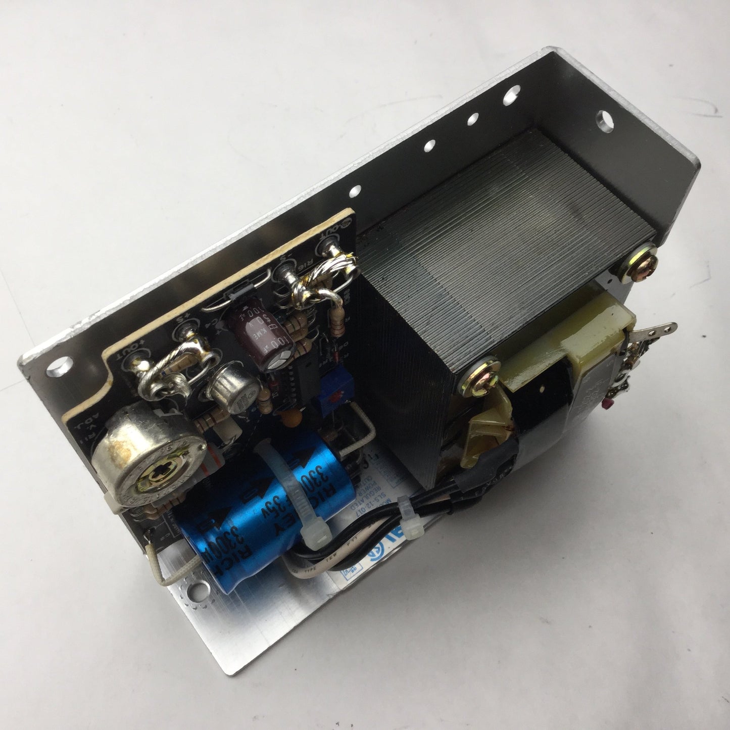 Used Sola SLS-12-017 Power Supply, Output: 12VDC 1.7A, Input: 100/120/220/230/240VAC
