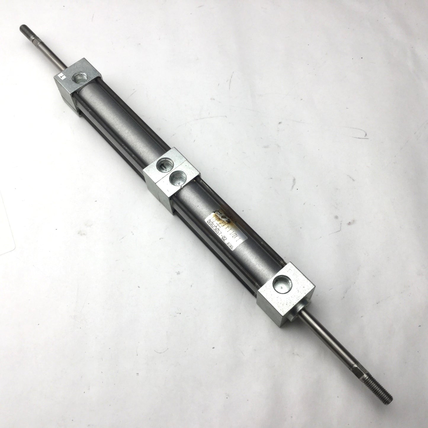 Used PHD HV2B 3/4 X:1 1/2X 1 1/2-B-F Pneumatic Double Cylinder, Stroke 1.5", 1/8 NPT