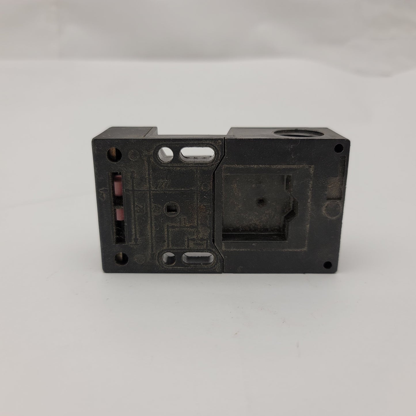 Used Schmersal AZ 16 ZVR Safety Interlock Switch, Rating: 600VAC, 10A, No Key