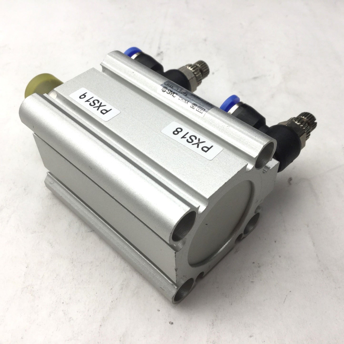 Used SMC CDQ2B32TN-35DZ Air Cylinder Double-Acting 32mm Bore, 35mm Stroke