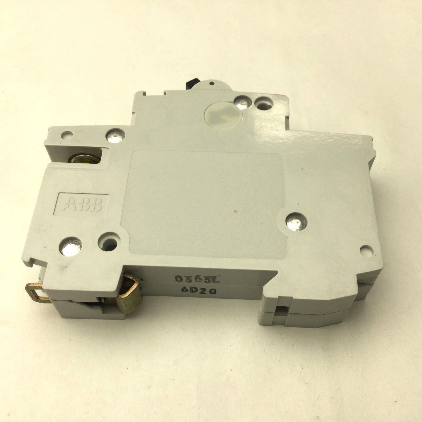 New – Open box ABB S261 D20 Circuit Breaker, 1 Pole, 20A, 230-400VAC, DIN Rail