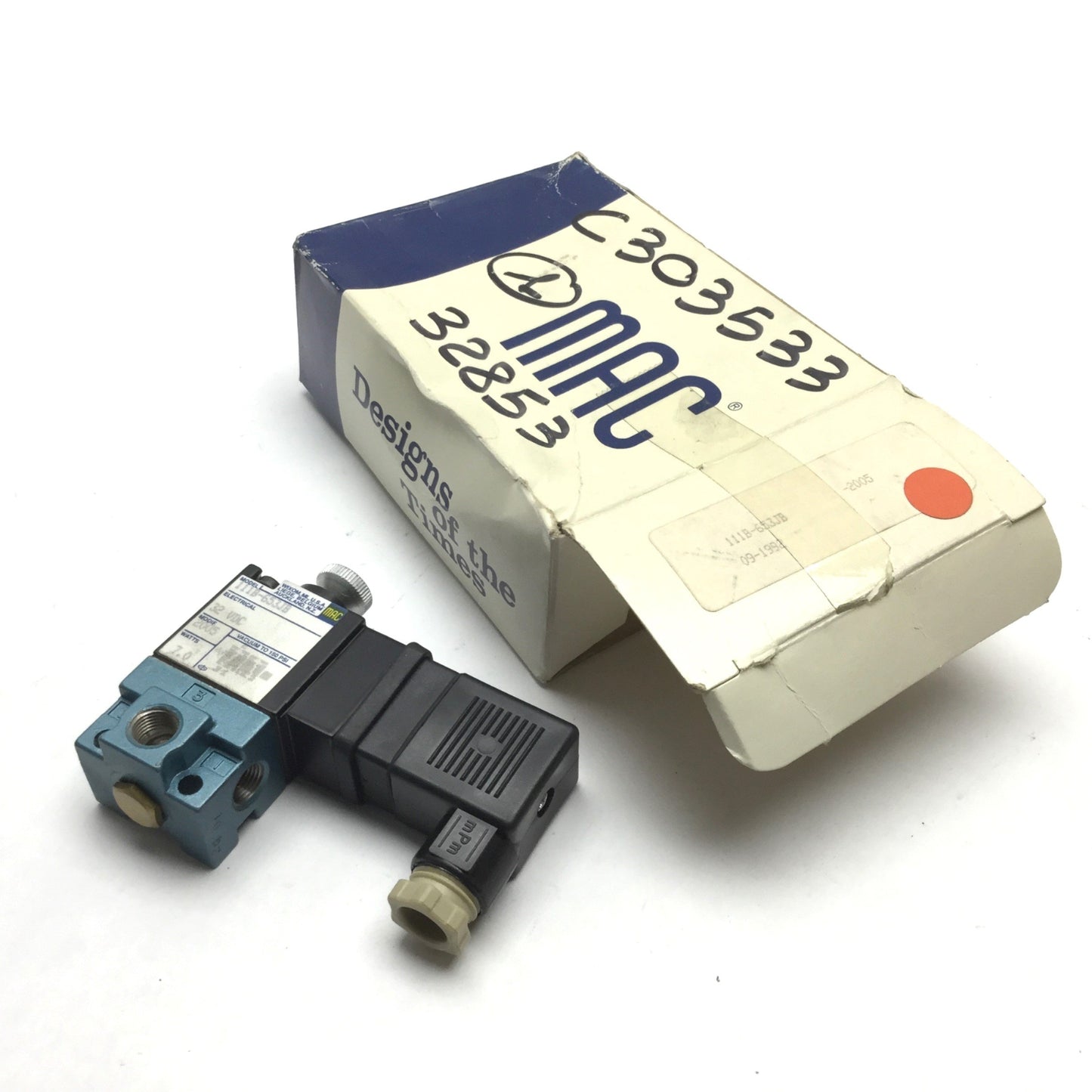 New – Open box Mac 111B-653JB Solenoid Valve, 2-Position 3-Port, 32VDC, 1/8" NPT, VAC to 150psi