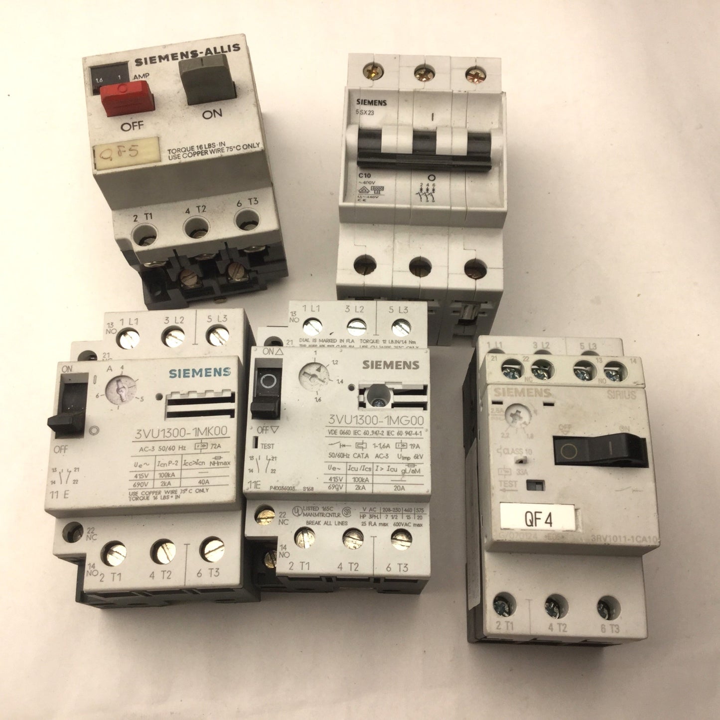 Used Lot of 5 Siemens Circuit Breakers, 3 Poles, Din Rail Mount, Varying Amperages
