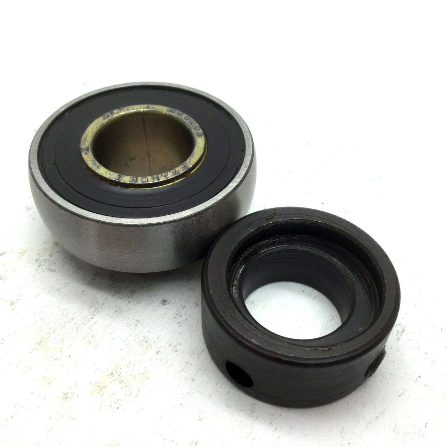 New SKF 238203 Ball Bearing Insert Shaft 17mm OD 40mm W 28.6mm