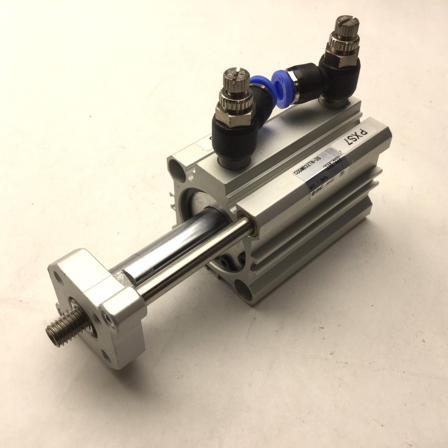 Used SMC CDQMB32TN-35 Compact Pneumatic Air Cylinder 1.0 MPa Max Pressure 35mm Stroke