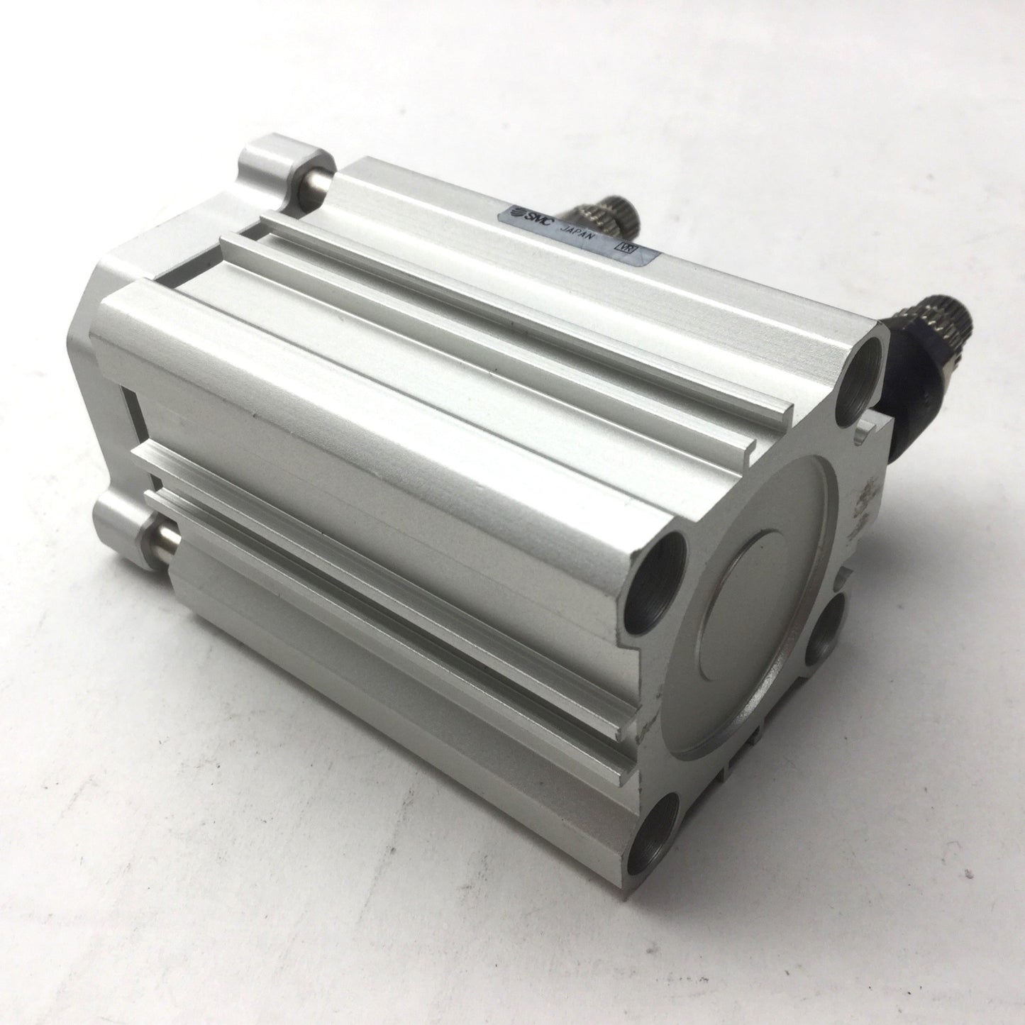 Used SMC CDQMB32TN-35 Compact Pneumatic Air Cylinder 1.0 MPa Max Pressure 35mm Stroke