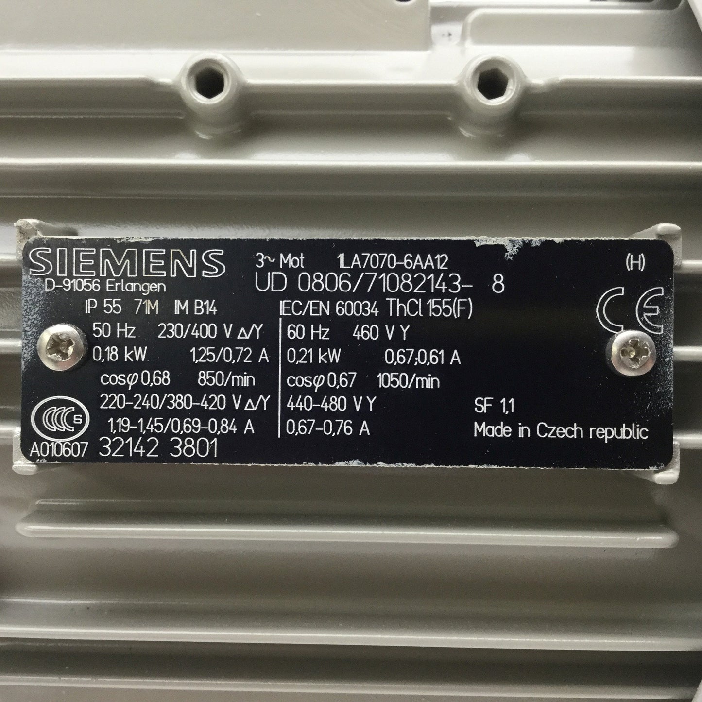 New Siemens 1LA7070-6AA12 3-Phase AC Motor 230-400/460VAC 50/60Hz, 0.18/0.21kW, IP55