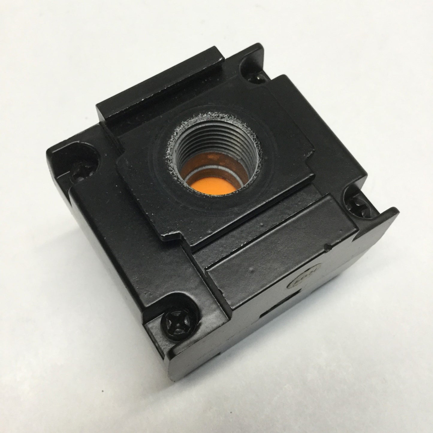 For parts or not working Wilkerson V28-04-0000 Safety Lockout Valve 1/2" NPT Ports, 150psi *Broken Slide*