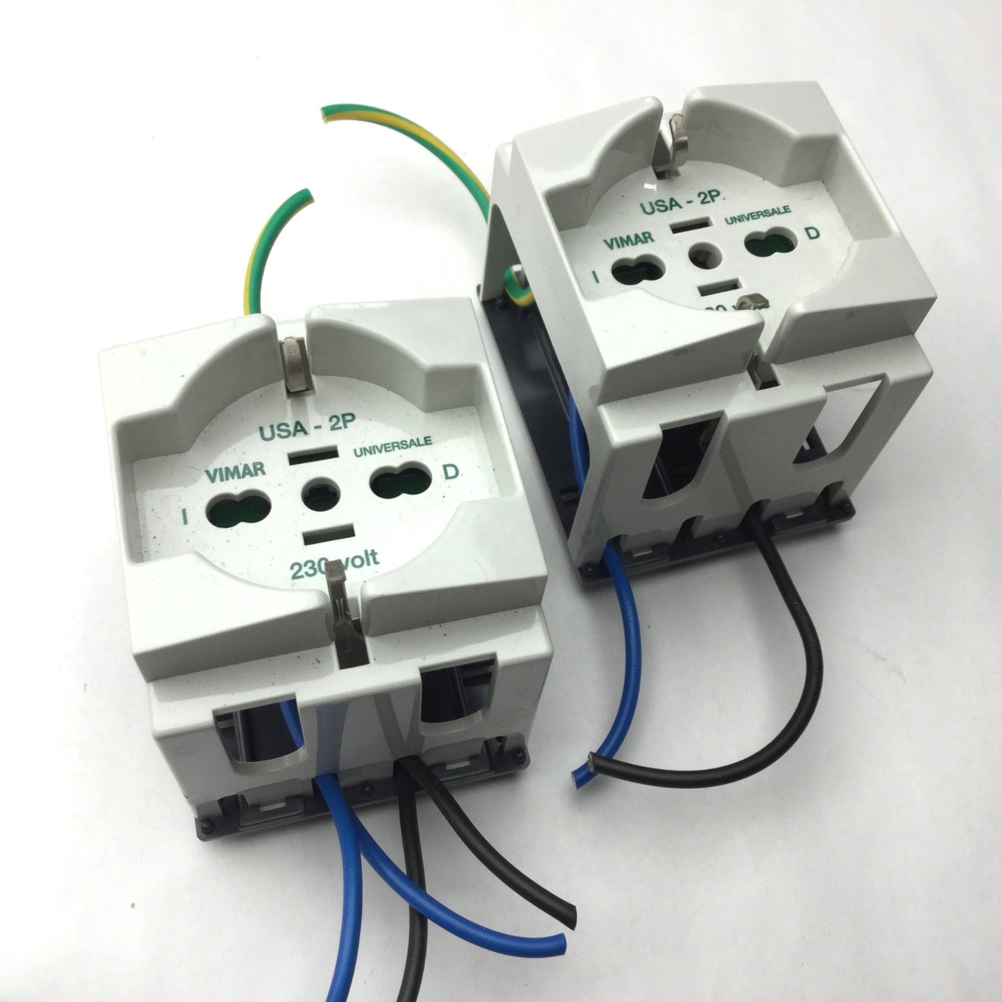 Used Lot of 2 Vimar USA 2p 230 Volt Universale Receptacles, Din Rail Mount