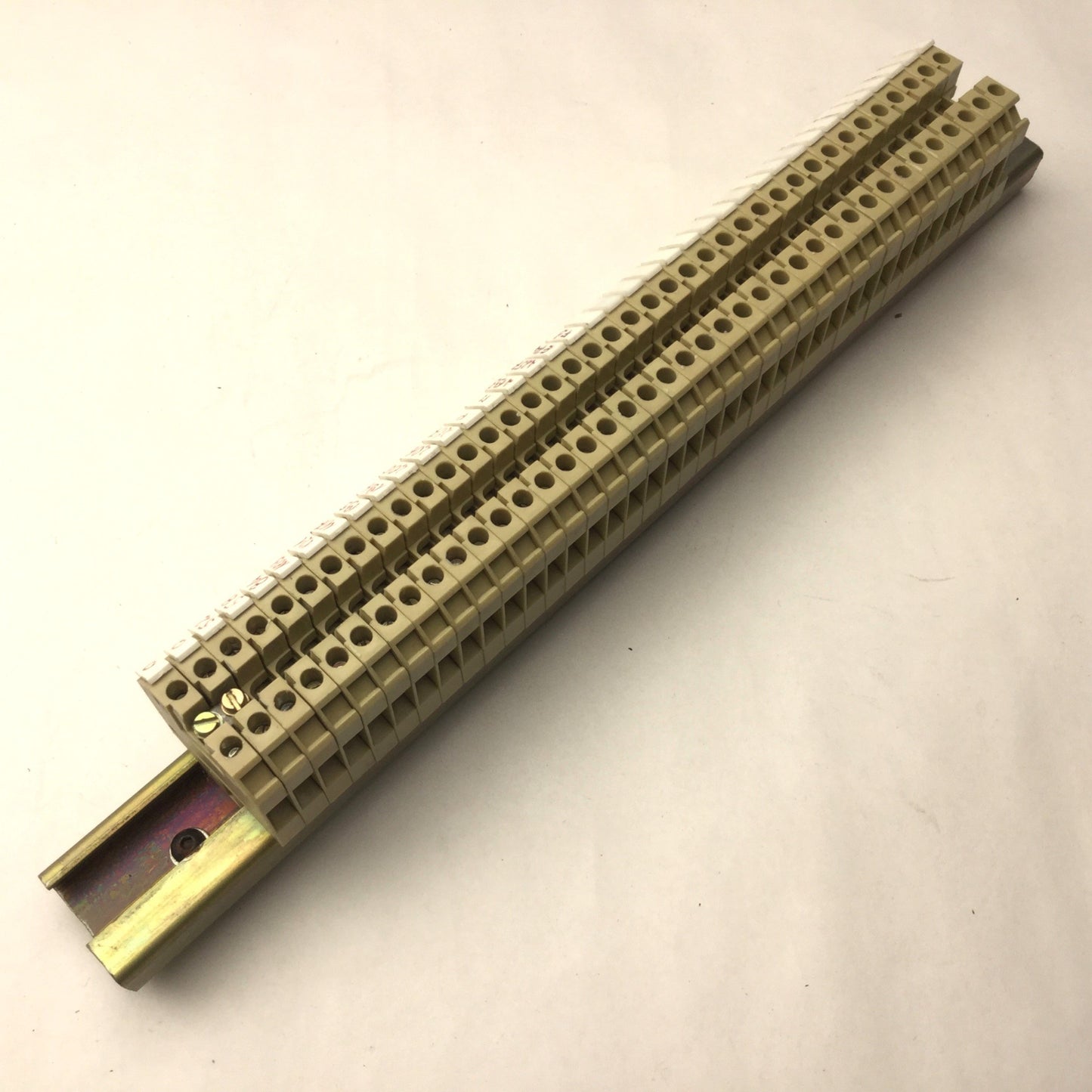 Used Lot of 39 Weidmuller SAK2.5 Terminal Block, Beige, 600V 25A, 22-12AWG, 12" Rail
