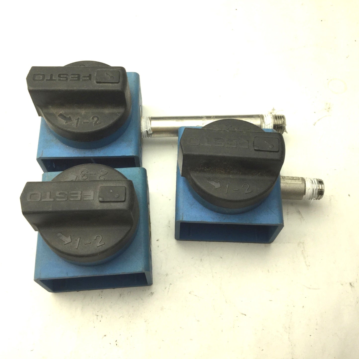 Used Lot of 3 Festo HE-1/4-S-B Control Valve 1-14bar 14.5-203PSI, 1/4 Turn, 1/4" NPT