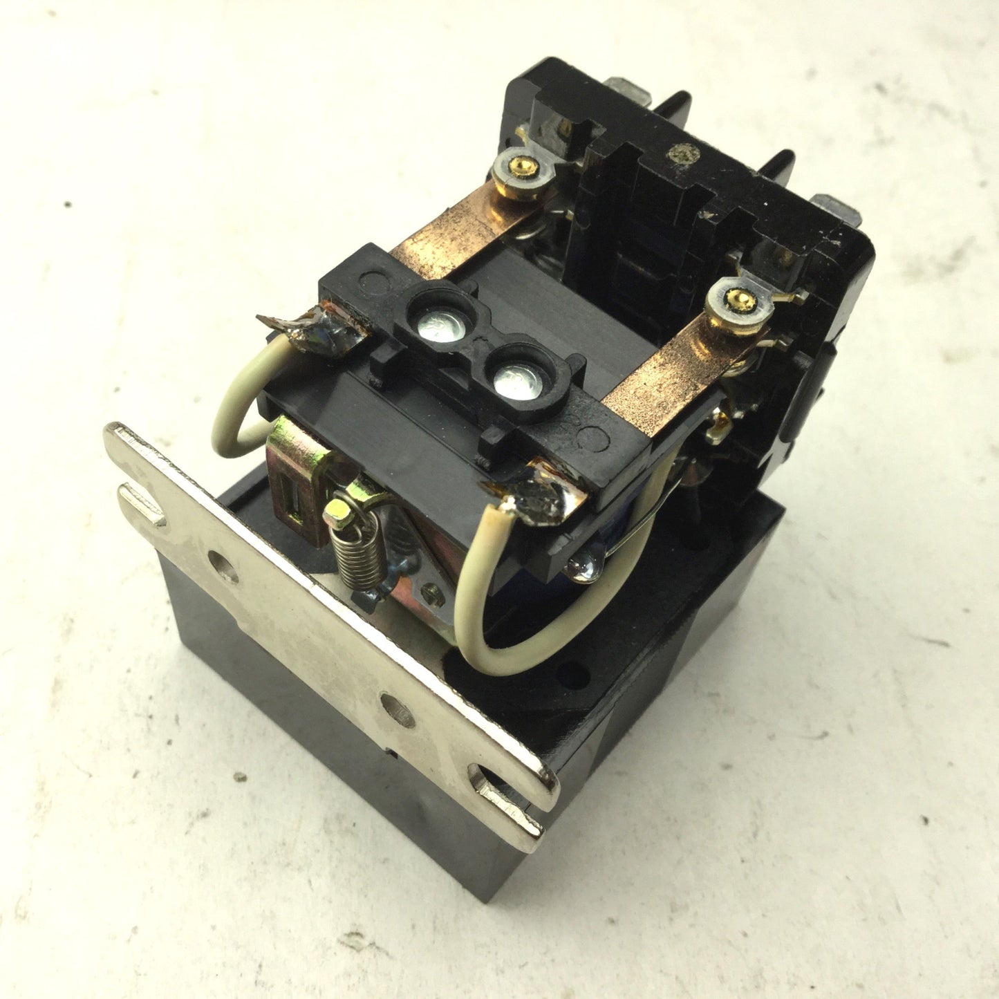 New – Open box Syracuse Electronics X1327003613 Relay, Coil, 8-Pin, With 8 Connectors