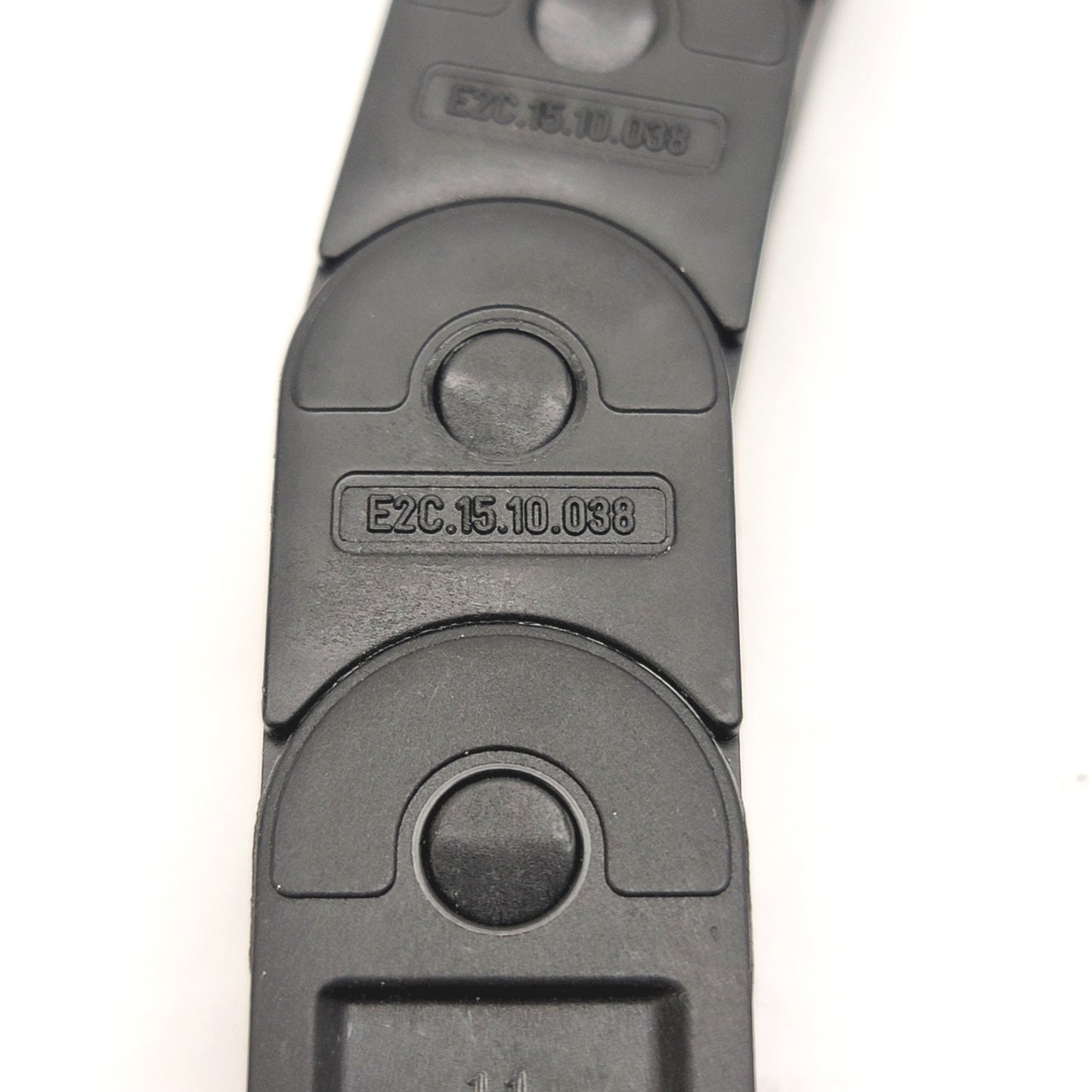 Used Igus E2C.15.10.038 ESD Energy E-Chain Cable Carrier 10mm W x 14mm H x 700mm Long