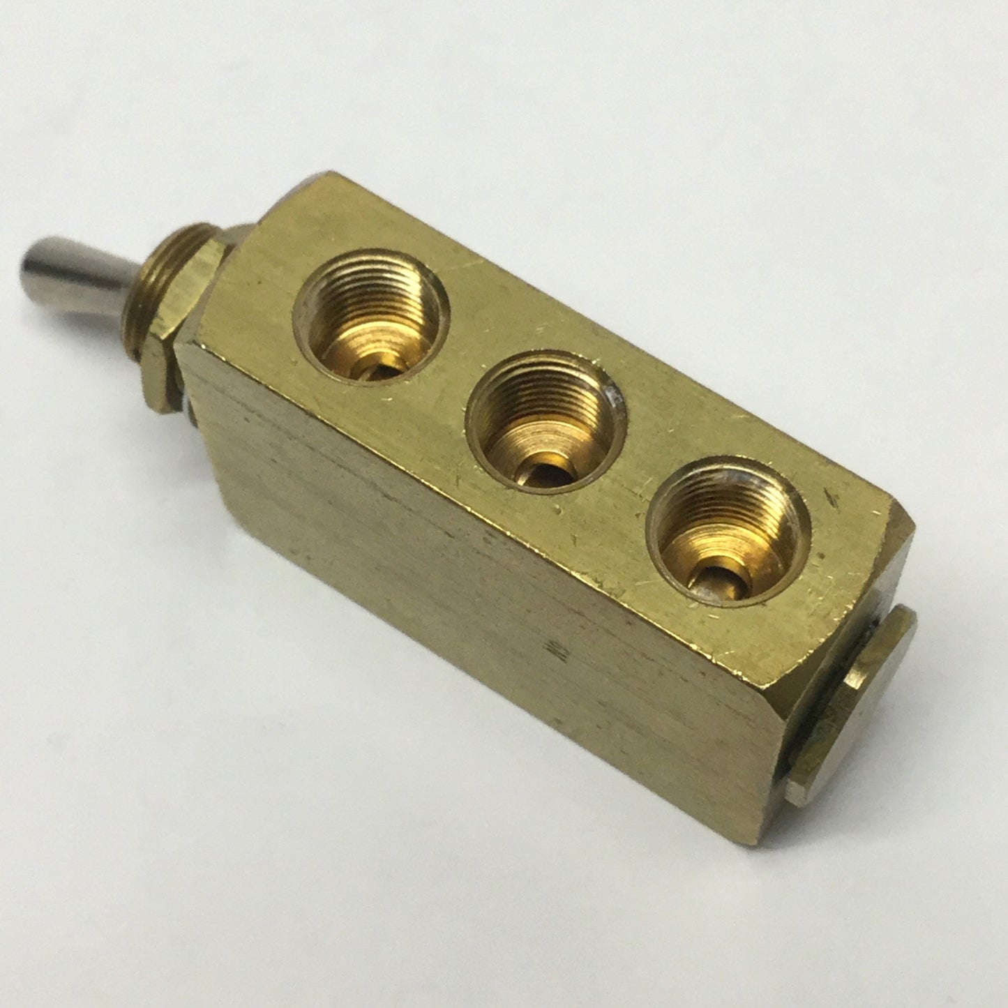Used Clippard MJTV-5 Brass Toggle Switch Control Valve, 4-Way, 150psi, 1/8" NPT Ports