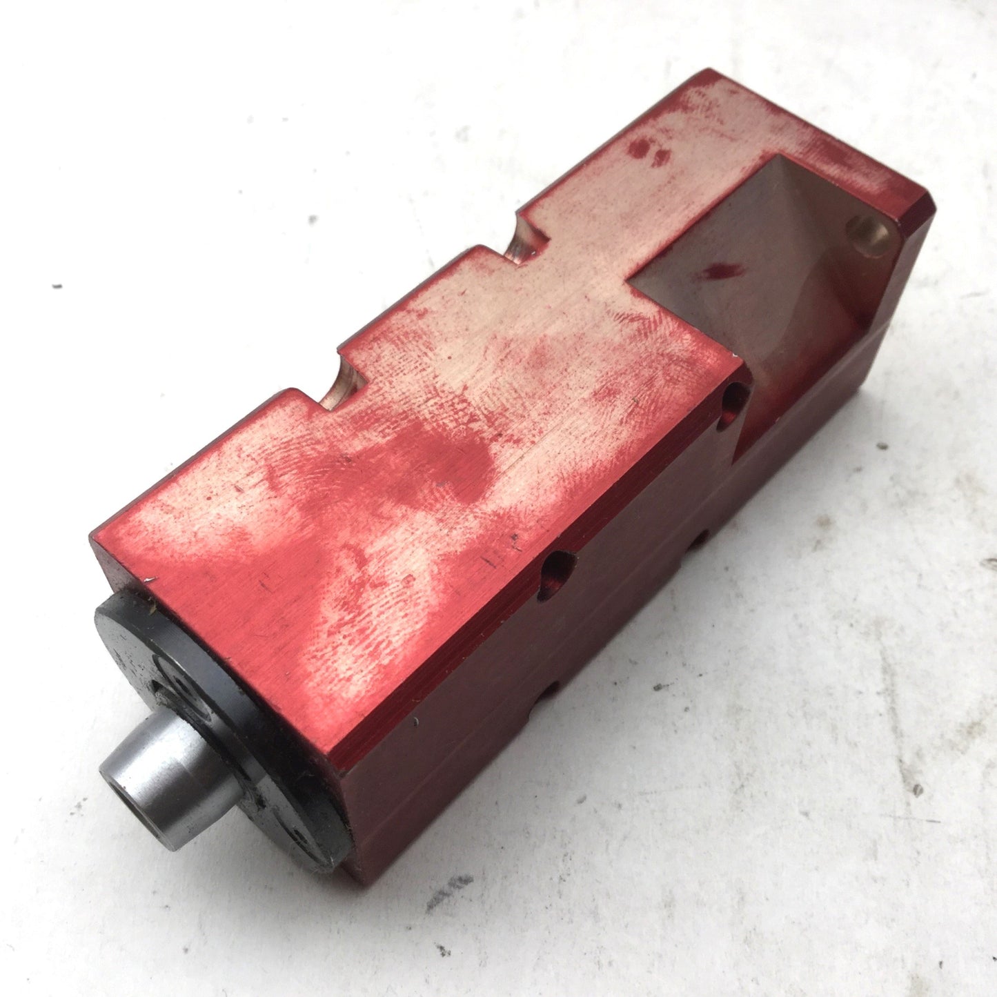 Used DE-STA-CO 8116 LH Pneumatic Swing Clamp .850 Travel, 90 Degree Rotation, No Arm