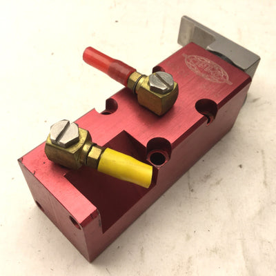 Used DE-STA-CO 8115 RH Pneumatic Swing Clamp .850 Travel, 90 Degree Rotation, Arm