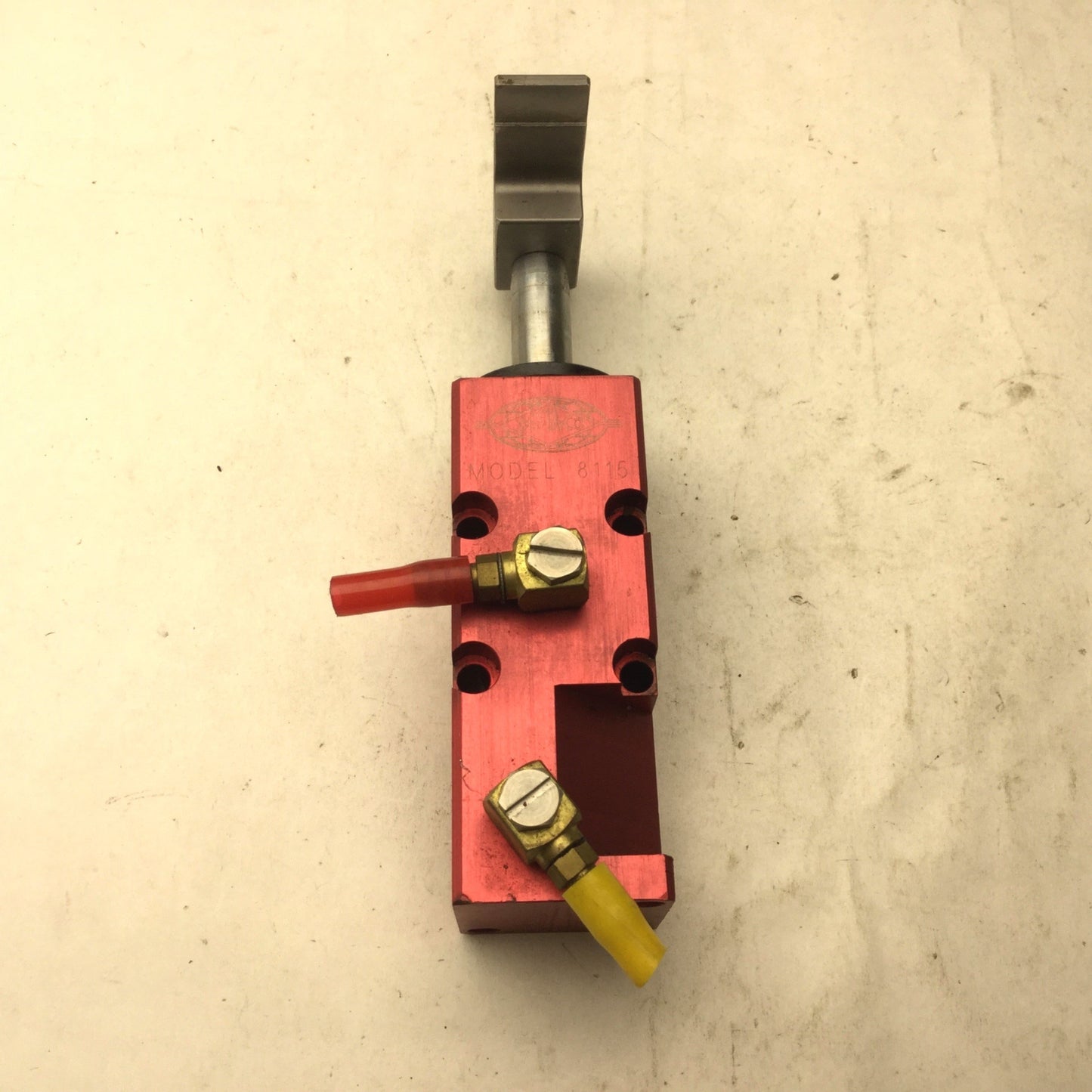 Used DE-STA-CO 8115 RH Pneumatic Swing Clamp .850 Travel, 90 Degree Rotation, Arm