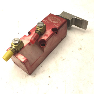 Used DE-STA-CO 8116 LH Pneumatic Swing Clamp .850 Travel, 90 Degree Rotation With Arm