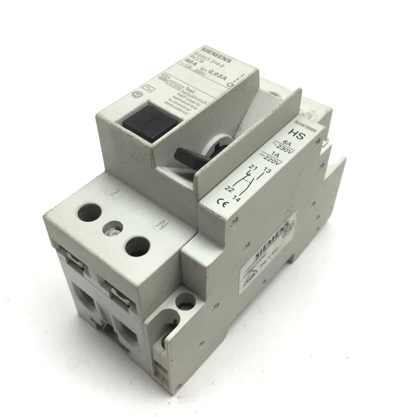 Used Siemens 5SM3 314-0 Circuit Breaker, 2-Pole, 40A w/ 5SW3000 Auxiliary Contact