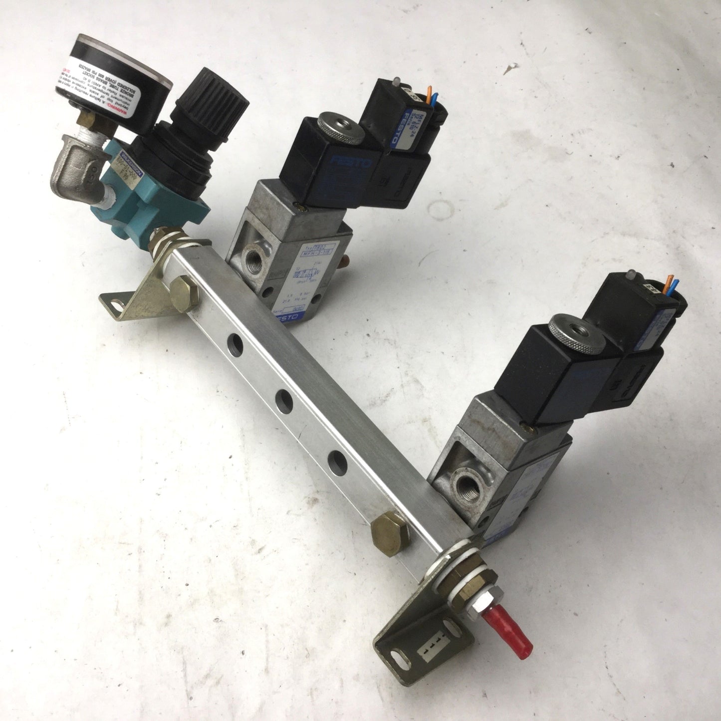 Used Bank of 2 Festo MFH-3-1/8 Pneumatic Solenoid Valve R00-01-000 Pressure Regulator