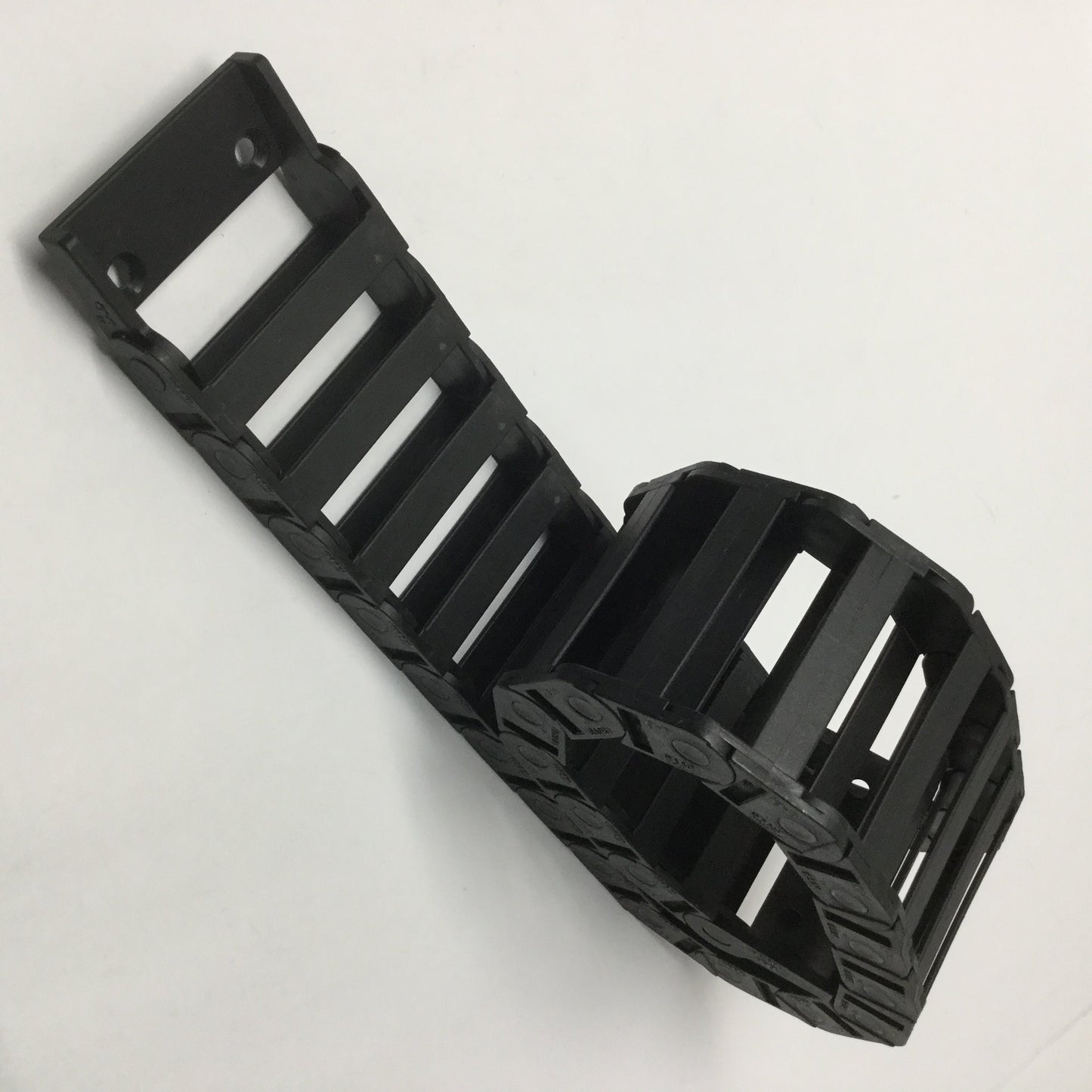 Used Igus 10.5.048 E2 Mini Energy E-Chain Cable Carrier 63mm(W) x 18mm(H) x 26"(L)