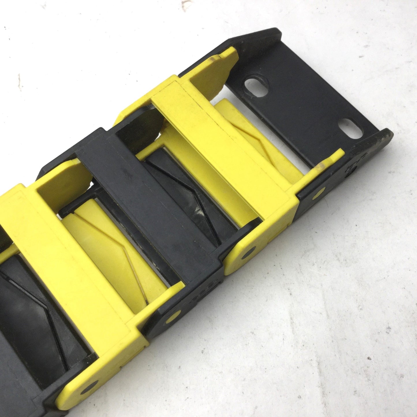 Used Igus 15.4.48 Energy Chain, Dimensions: 36"(L) x 2-3/8"(W) x 15/16"(H), 26 Links