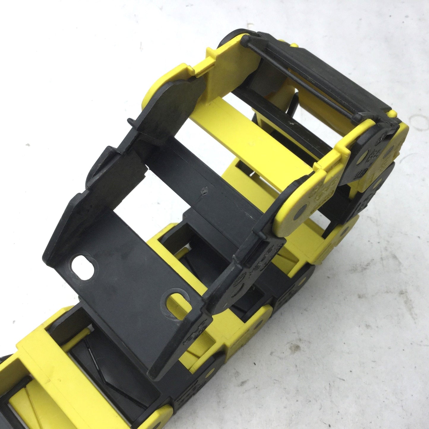 Used Igus 15.4.48 Energy Chain, Dimensions: 36"(L) x 2-3/8"(W) x 15/16"(H), 26 Links
