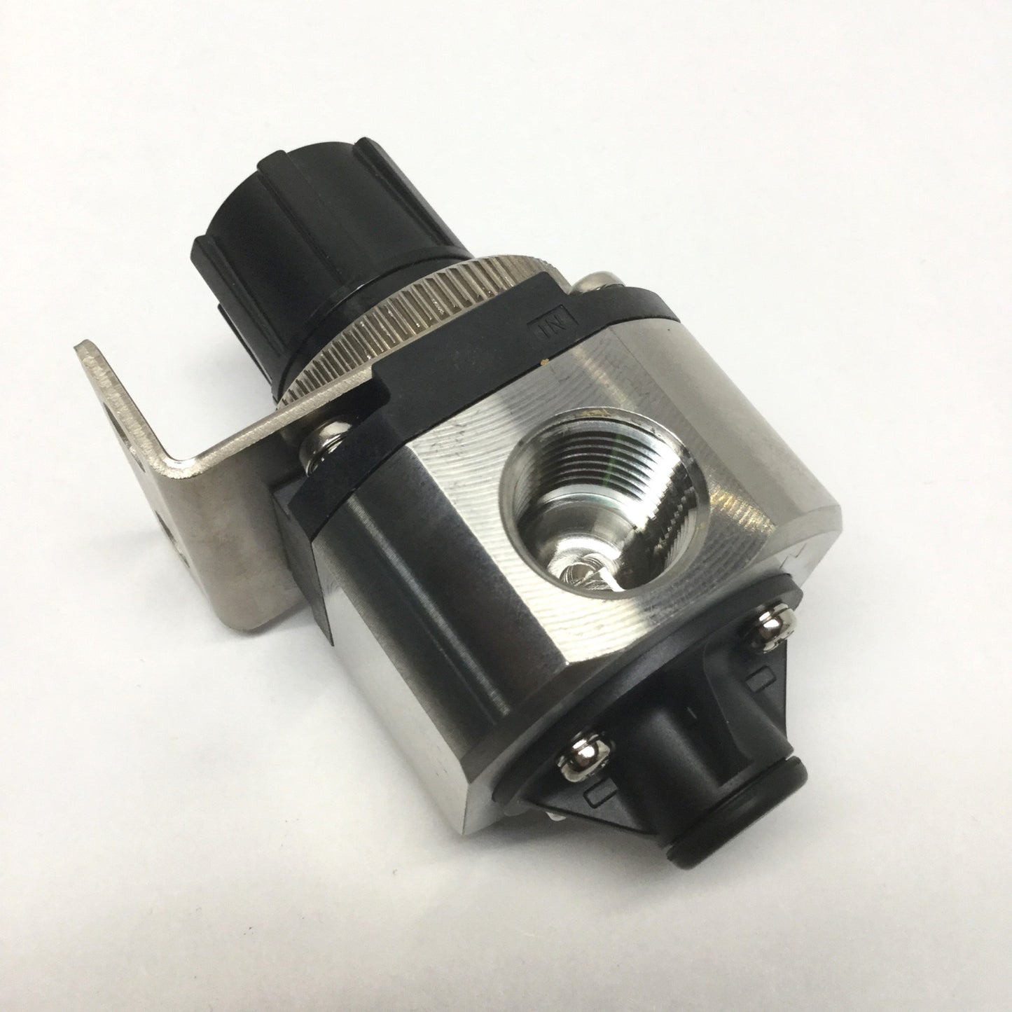 Used SMC SRH4000-N04 Clean Air Stainless Regulator, 0.01-0.2MPa, Class 100, 1/2" NPT
