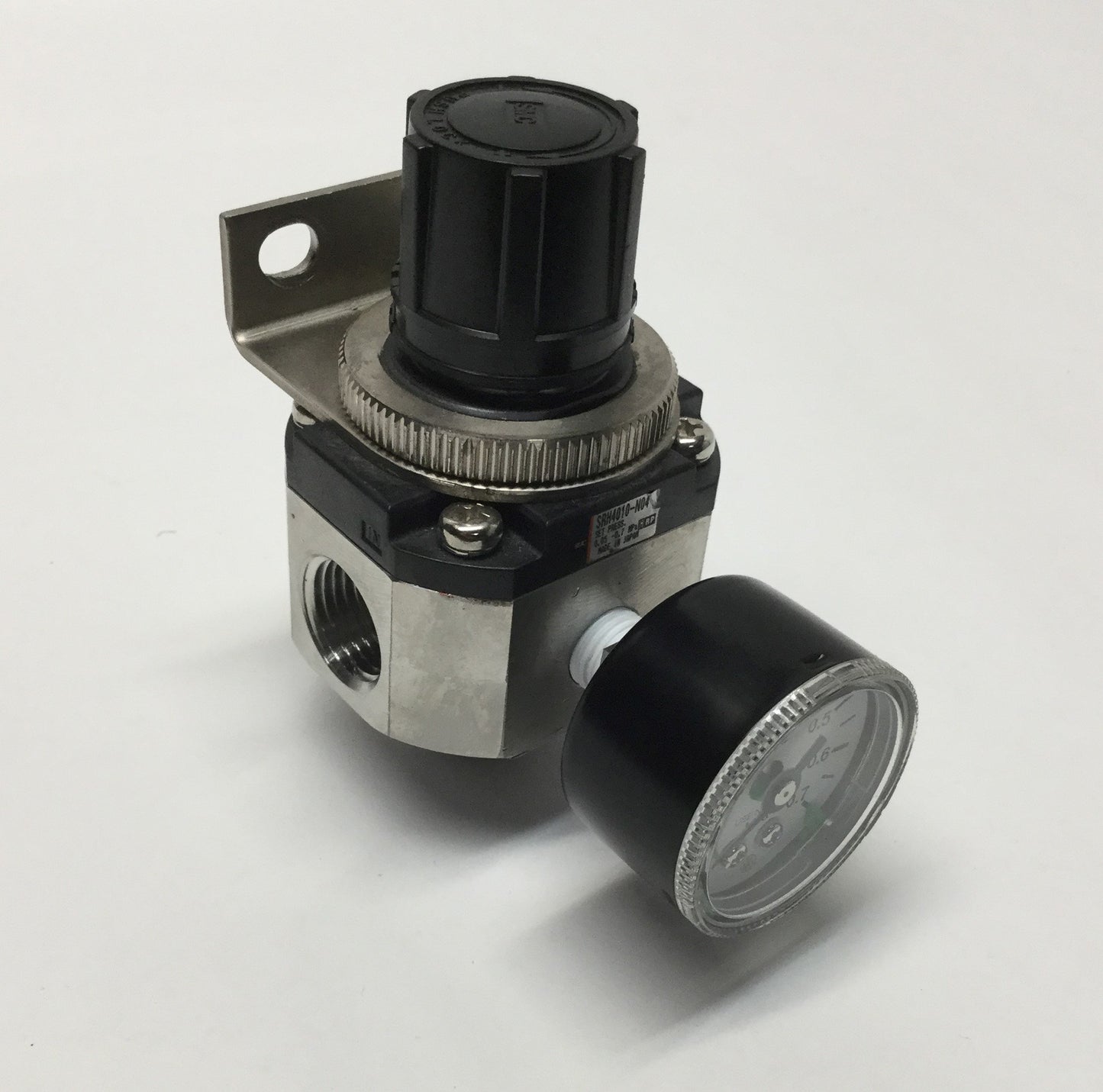 Used SMC SRH4010-N04 Clean Air Stainless Regulator, 0.05-0.7MPa, Class 100, 1/2" NPT