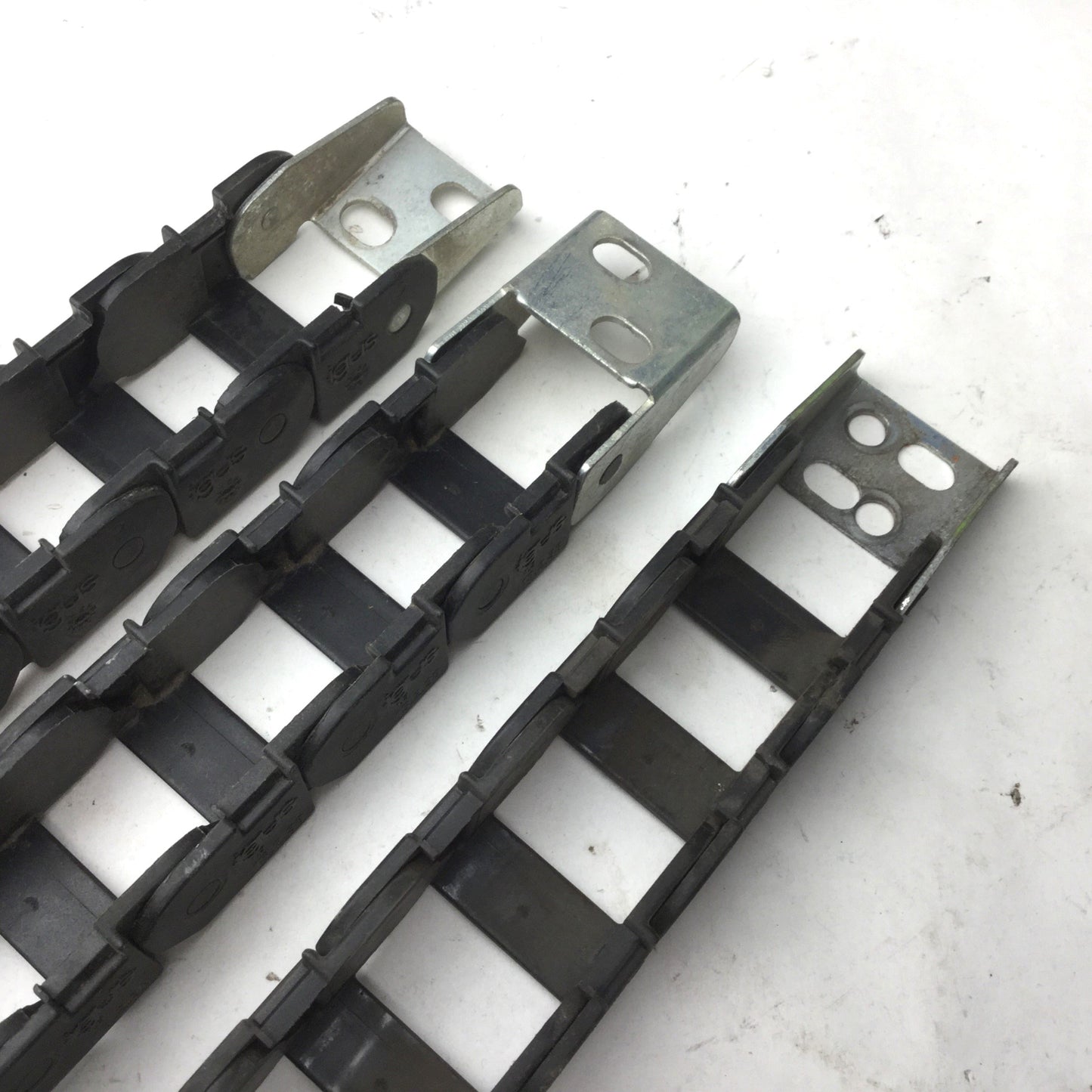 Used 3 Igus 15.2.38 Energy Chains, Length: 15", Dimensions: 1.5" x 1" 41 Total Links