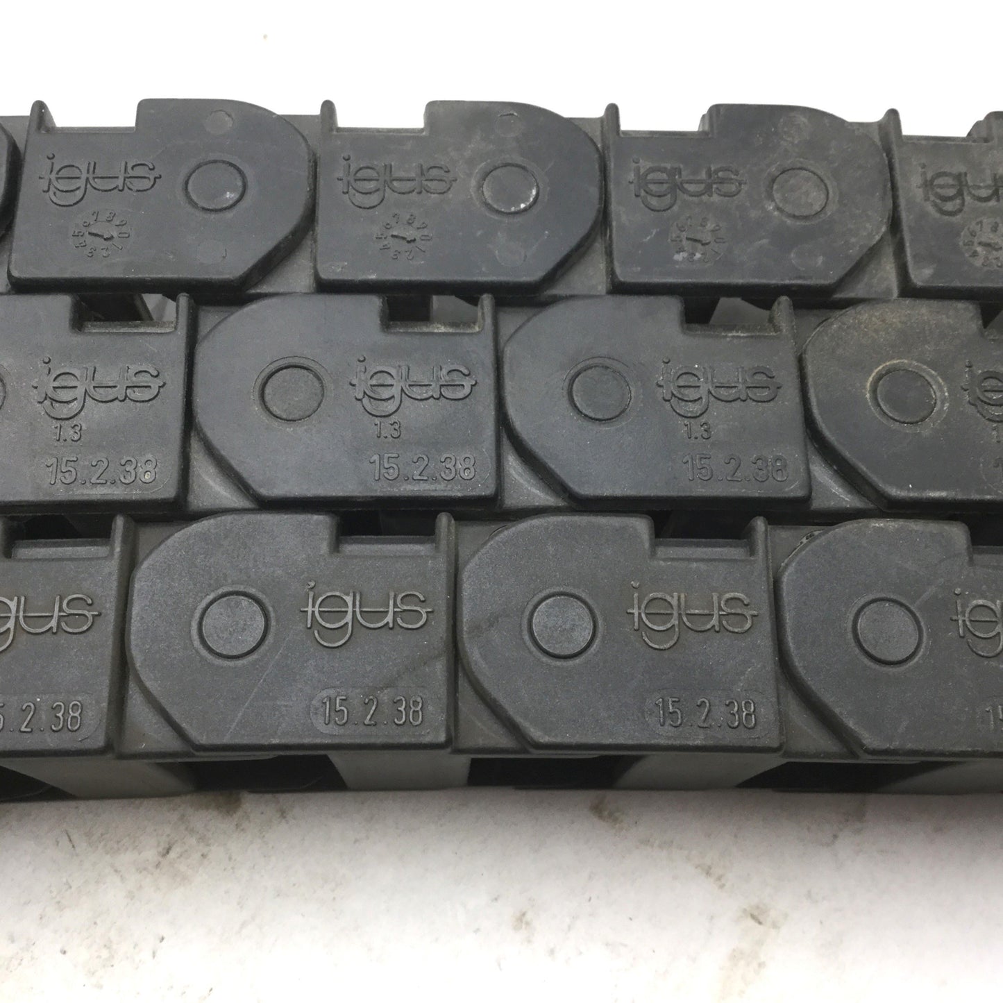 Used 3 Igus 15.2.38 Energy Chains, Length: 15", Dimensions: 1.5" x 1" 41 Total Links