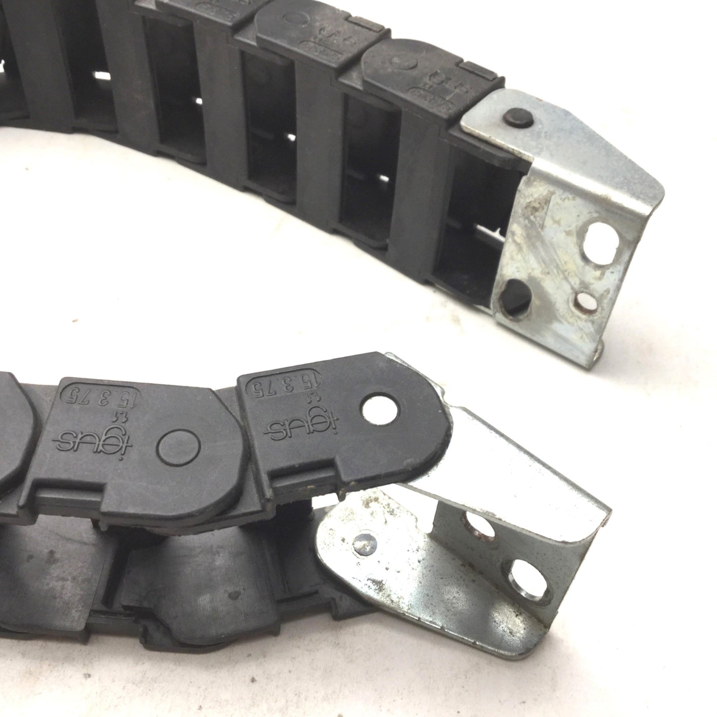 Used IGUS 15.3.75 Energy Chain Cable Carrier Length: 20" 16 Links, 2" x 1" End Links