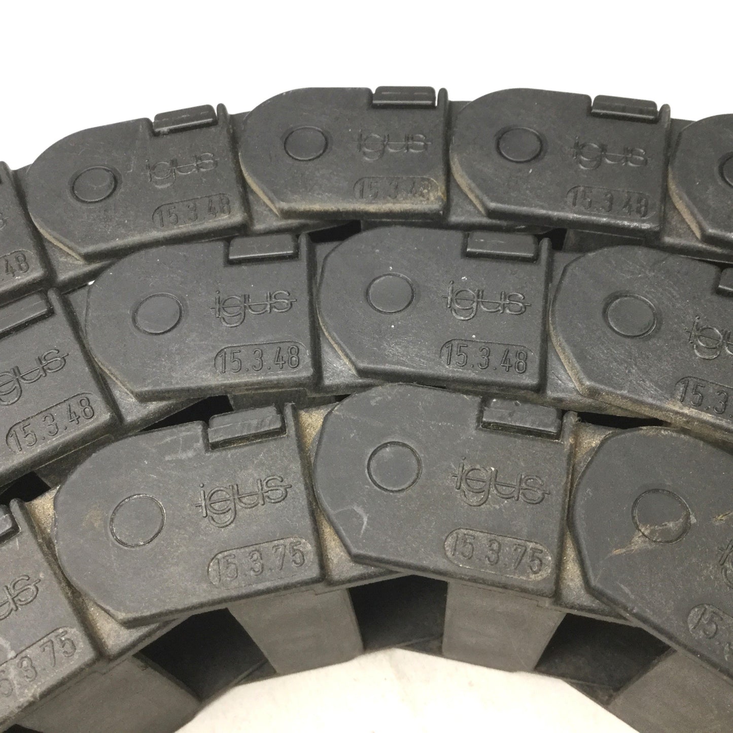 Used IGUS 15.3.75 Energy Chain Cable Carrier Length: 58" 48 Links 2" x 1" End Link