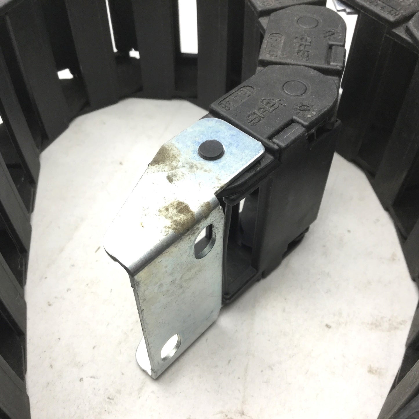 Used Igus 15.4.48 Energy Chain, Dimensions: 25"(L) x 2-3/8"(W) x 15/16"(H) 20 Links