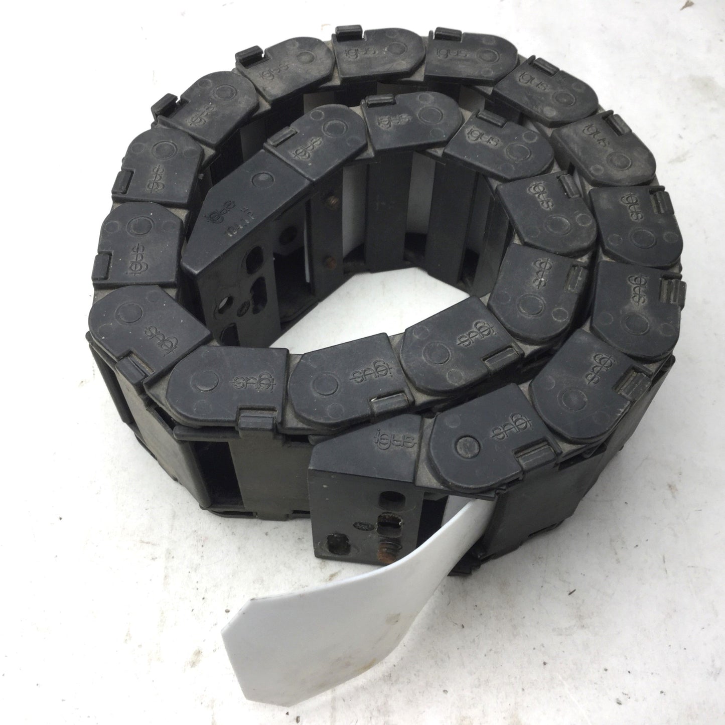 Used Igus 15.4.48 Energy Chain, Dimensions: 26.5"(L) x 2-3/8"(W) x 15/16"(H) 21 Links