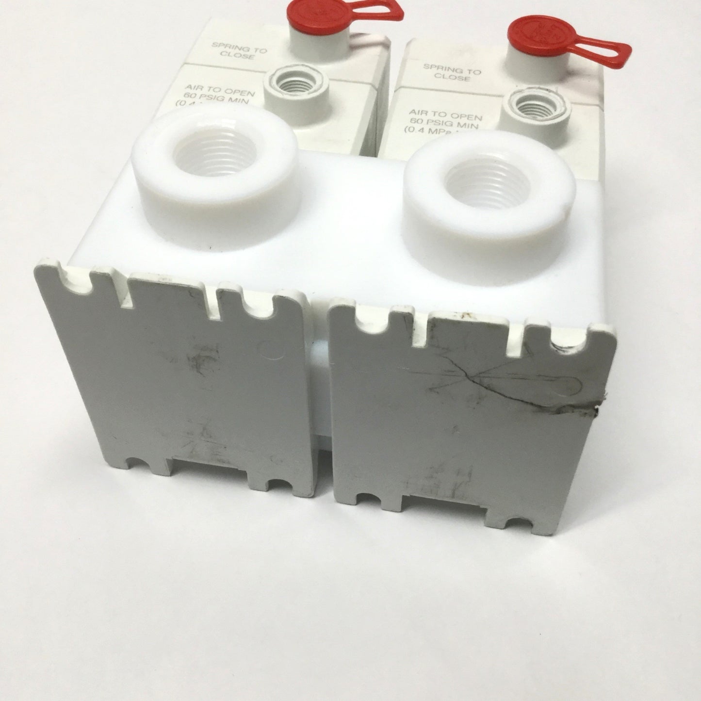 Used Swagelok NXT-DRP8 Ultrahigh-Purity Fluoropolymer Diaphragm (2x) NC 2-Way Valves