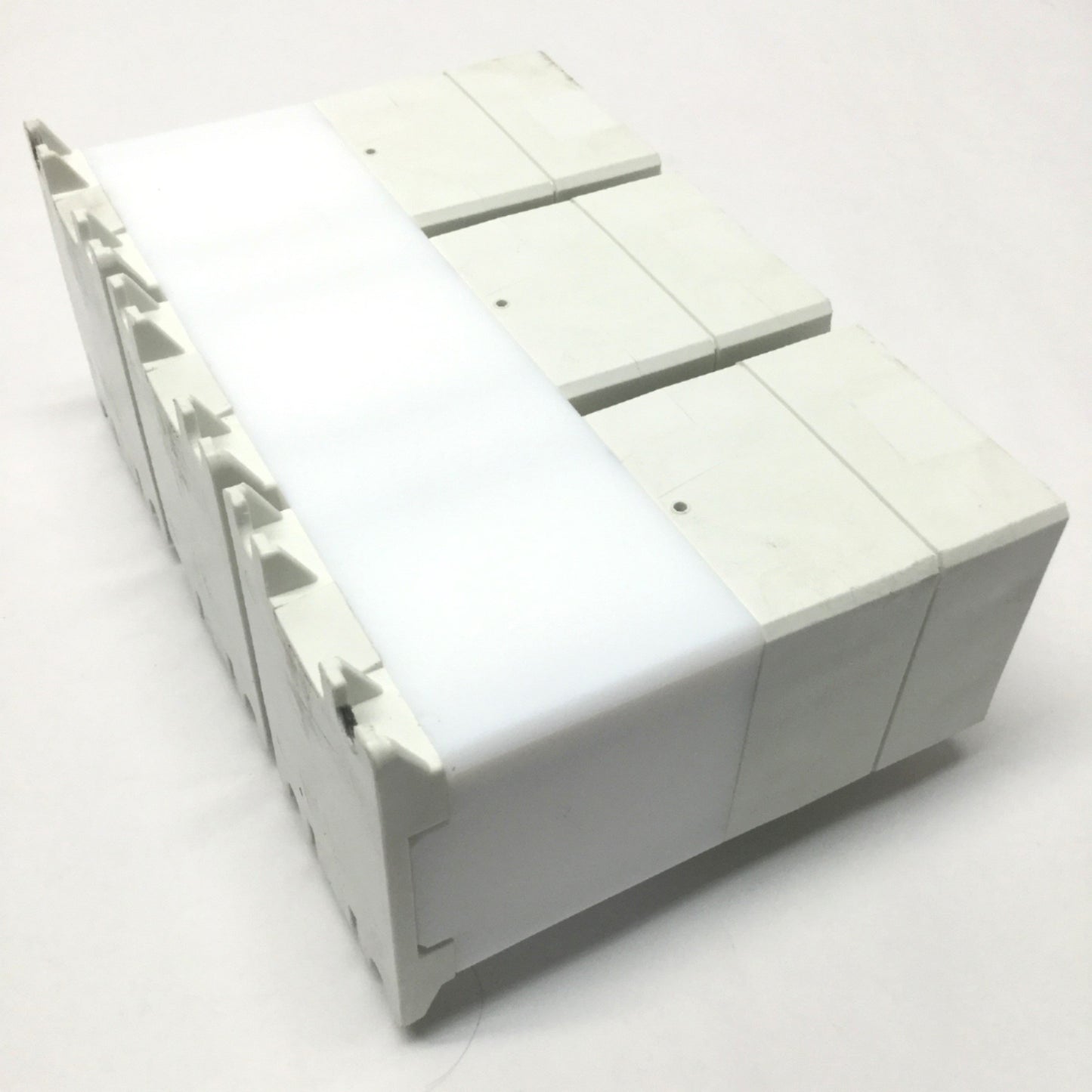 Used Swagelok NXT-DRP8 Ultrahigh-Purity Fluoropolymer Diaphragm (3x) NC 2-Way Valves