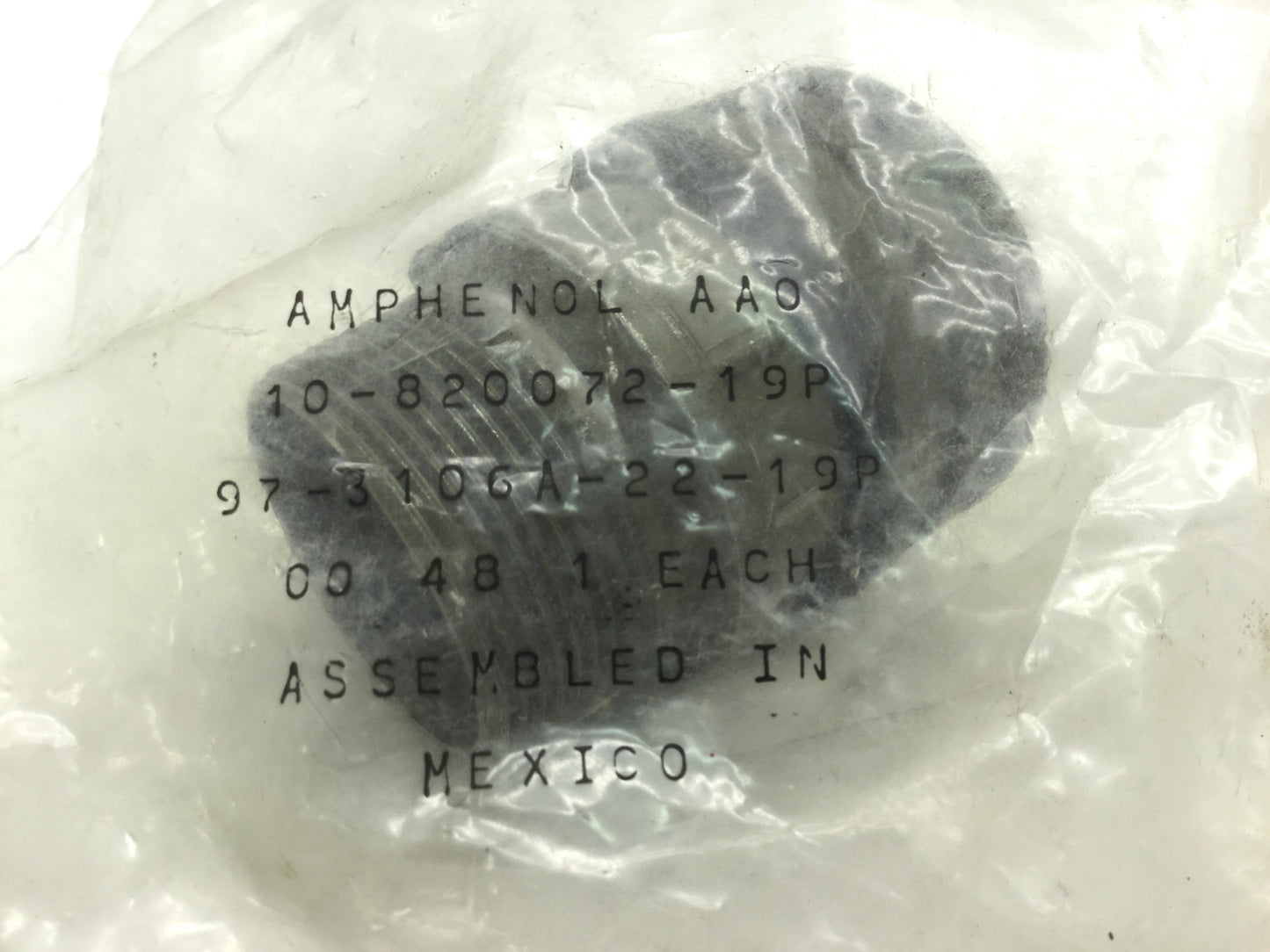 New – Open box Amphenol 97-3106A-22-19P Plug Male 14 Pins, Copper Contacts, Olive 97 Series