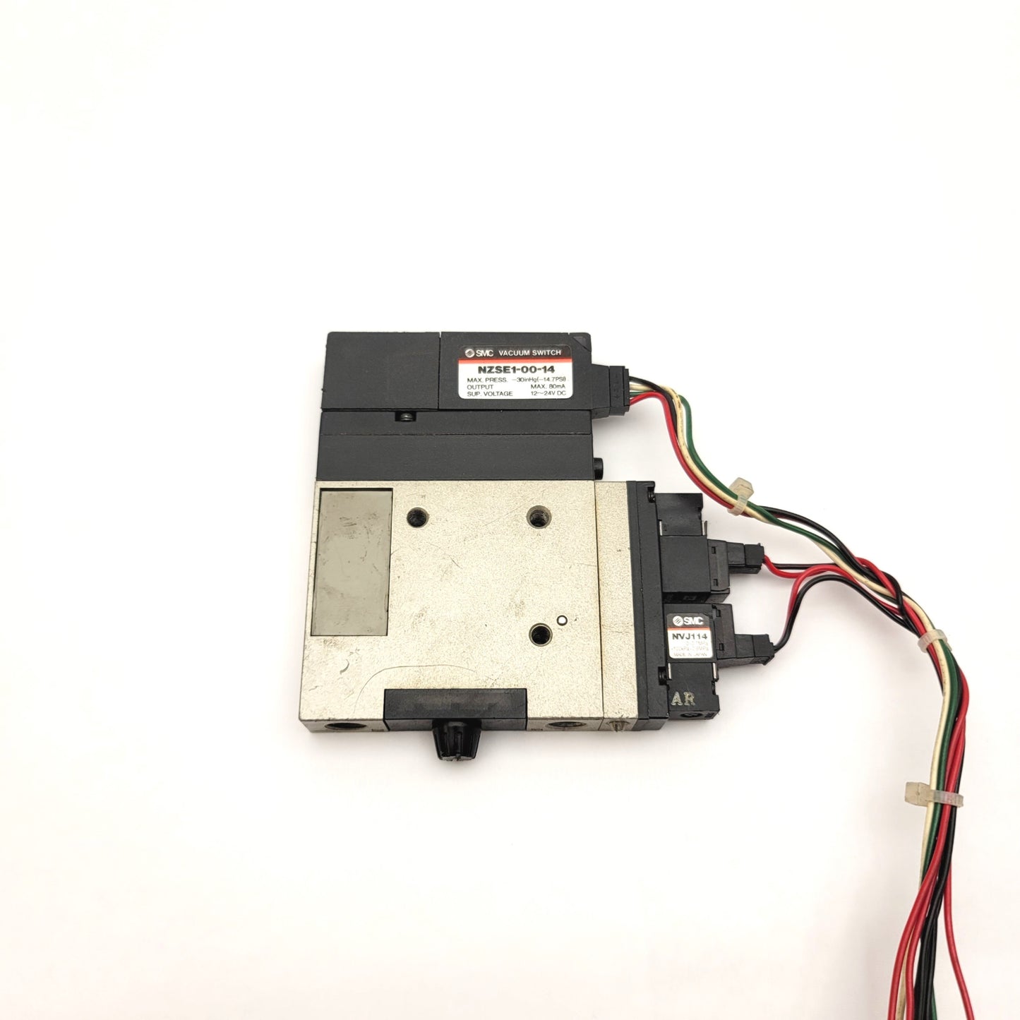 Used SMC NZM131H Vacuum Ejector With NZSE1-00-14 Switch And 2x NVJ114 Solenoid Valves