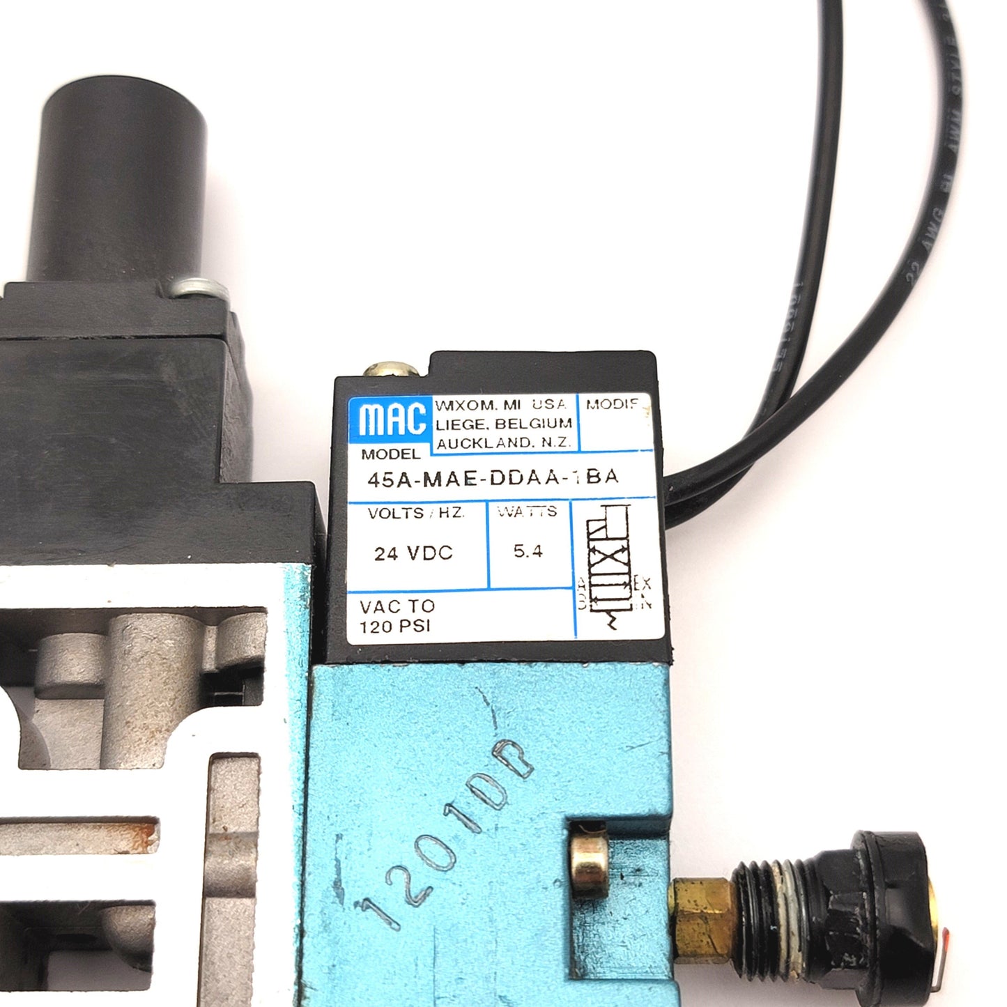 Used MAC 45A-MAE-DDAA-1BA Solenoid Valve 24VDC, 5.4W, Vacuum To 120psi, 1/8"NPT