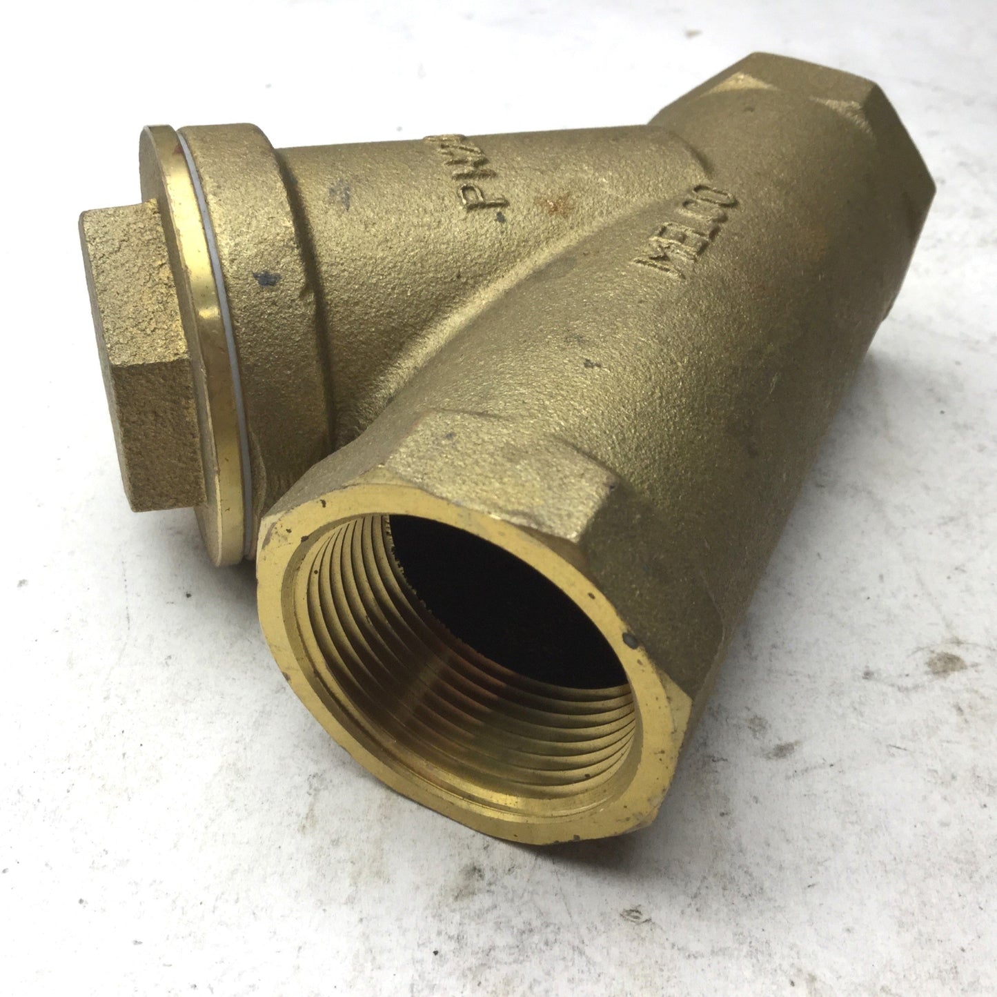Used Melco PN20 1-1/4" Y Strainer, 20 Mesh, Bronze, 5" Long, One Direction, 1-1/4"NPT