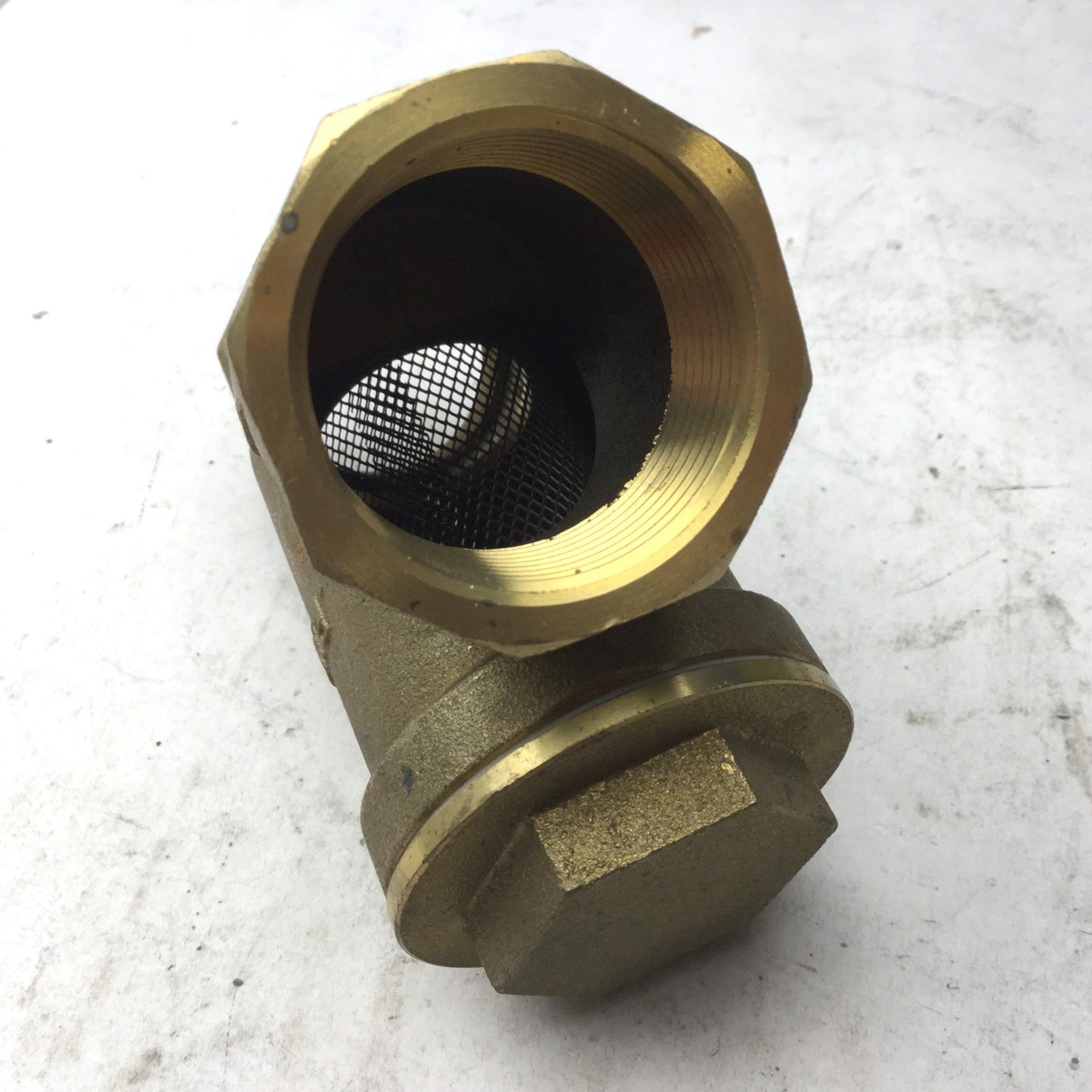 Used Melco PN20 1-1/4" Y Strainer, 20 Mesh, Bronze, 5" Long, One Direction, 1-1/4"NPT