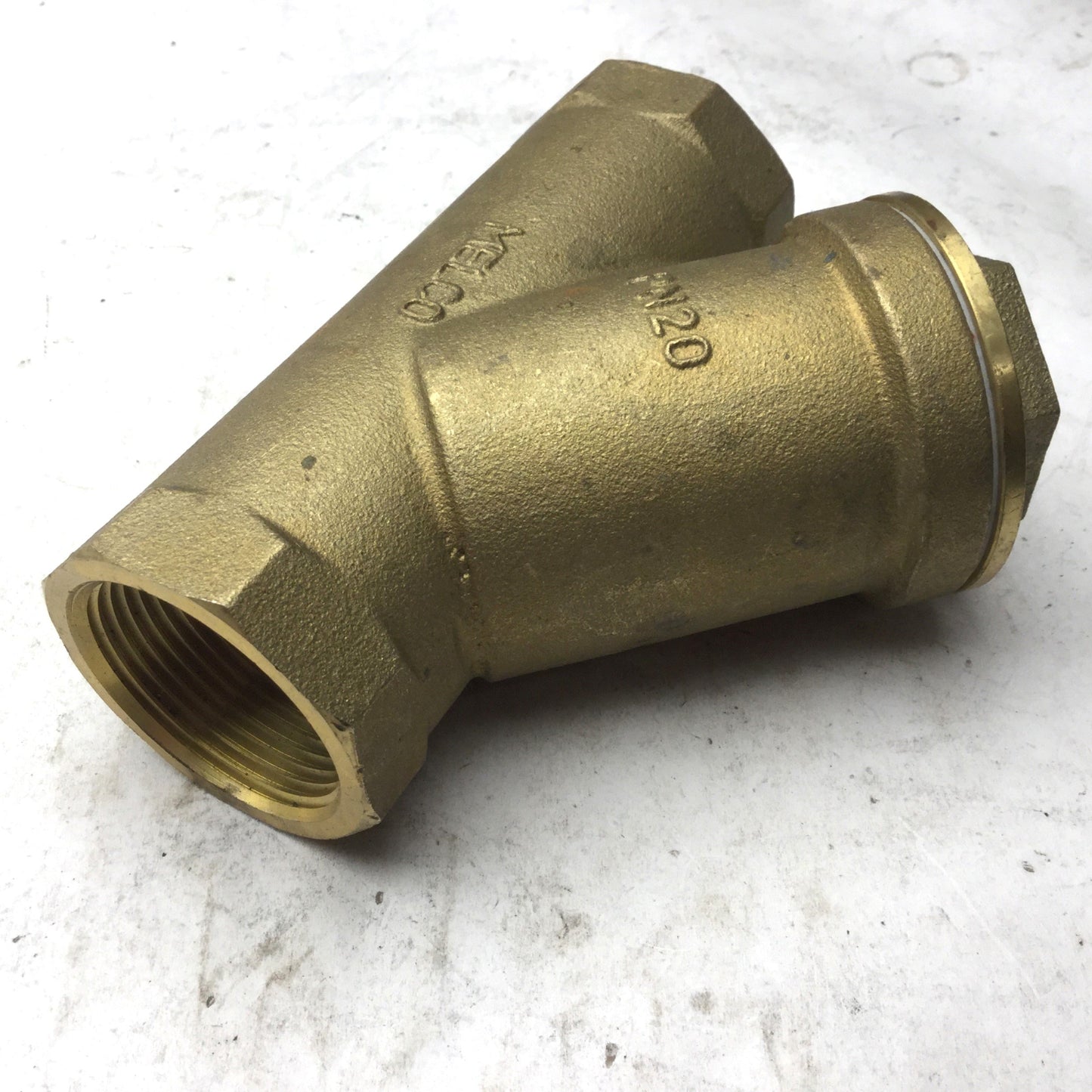 Used Melco PN20 1-1/4" Y Strainer, 20 Mesh, Bronze, 5" Long, One Direction, 1-1/4"NPT