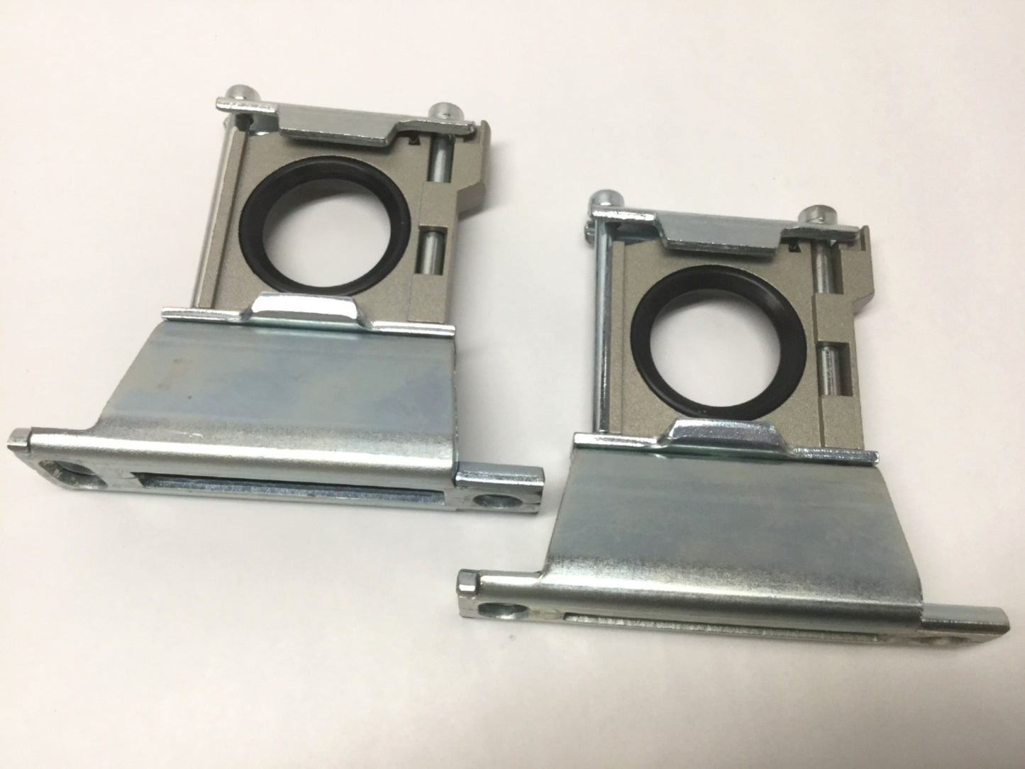 Used Lot of 2 SMC Y600T Modular Filter/Regulator Mounting Interface Spacer w/ Bracket