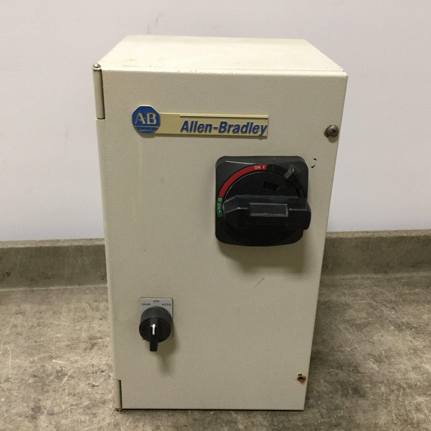 Used Allen Bradley 112-A24FBA1H-3-6P Starter 3-Phase 480V 15HP 350mm x 200mm x 210mm