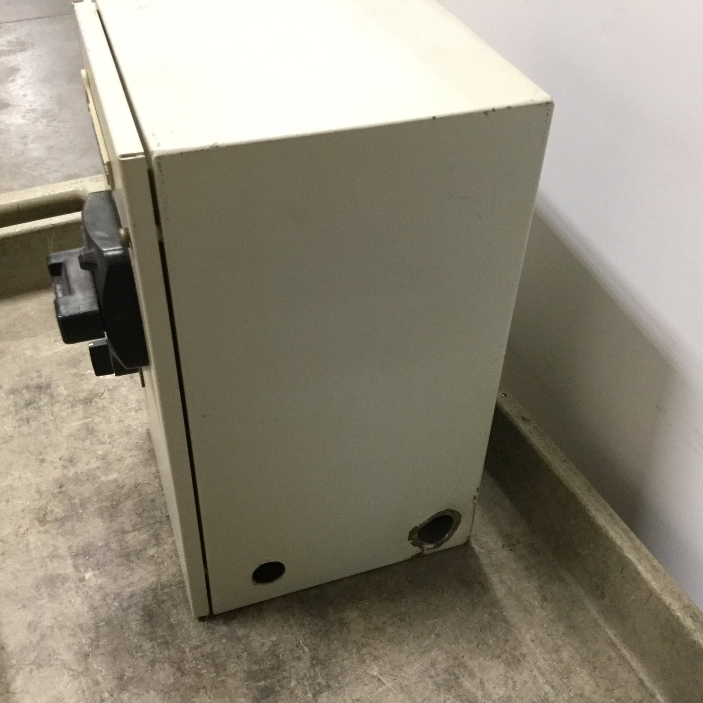 Used Allen Bradley 112-A24FBA1H-3-6P Starter 3-Phase 480V 15HP 350mm x 200mm x 210mm